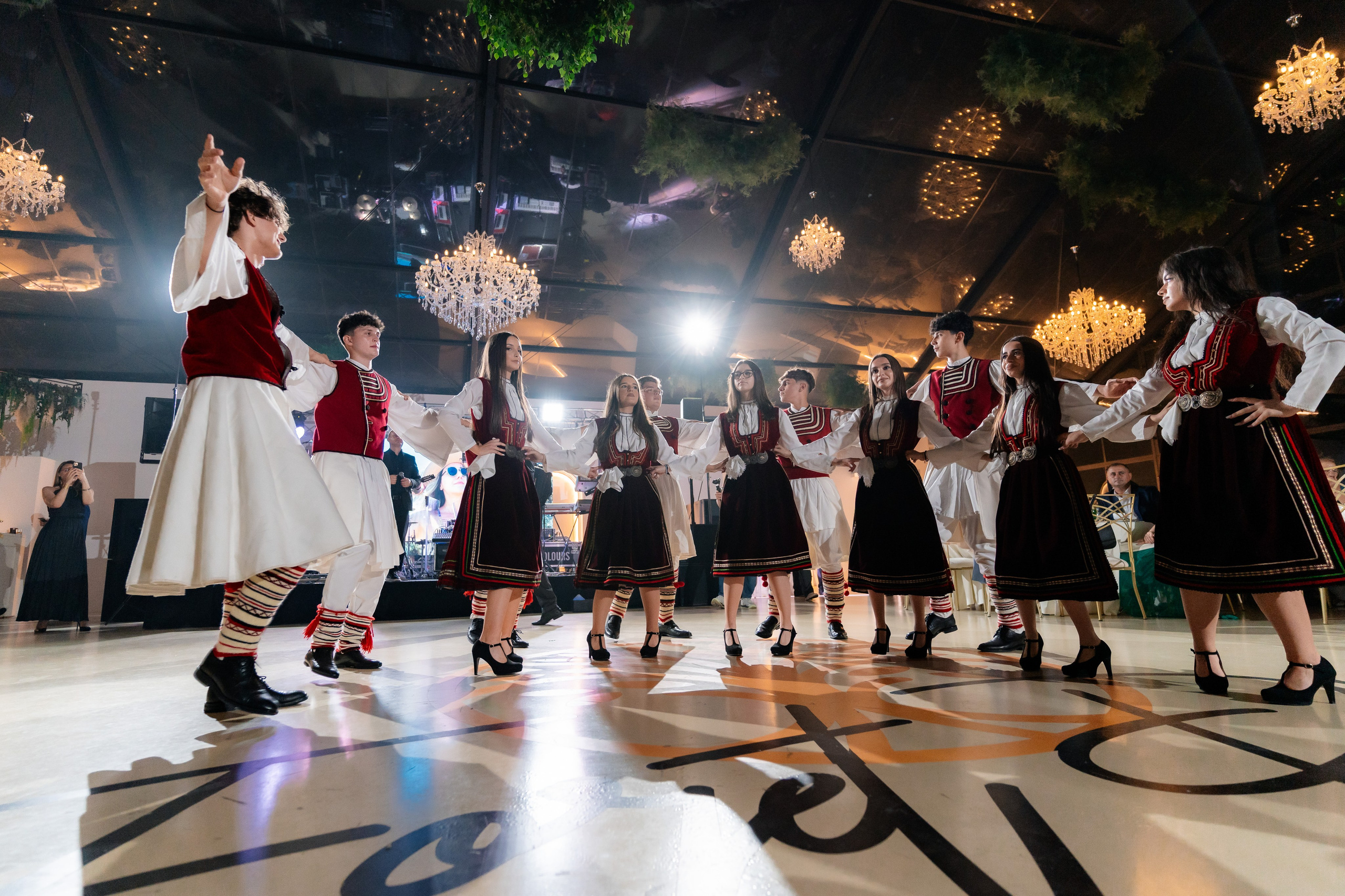 Elly & Andrew. Destination Wedding Photographer Alex Pasarelu