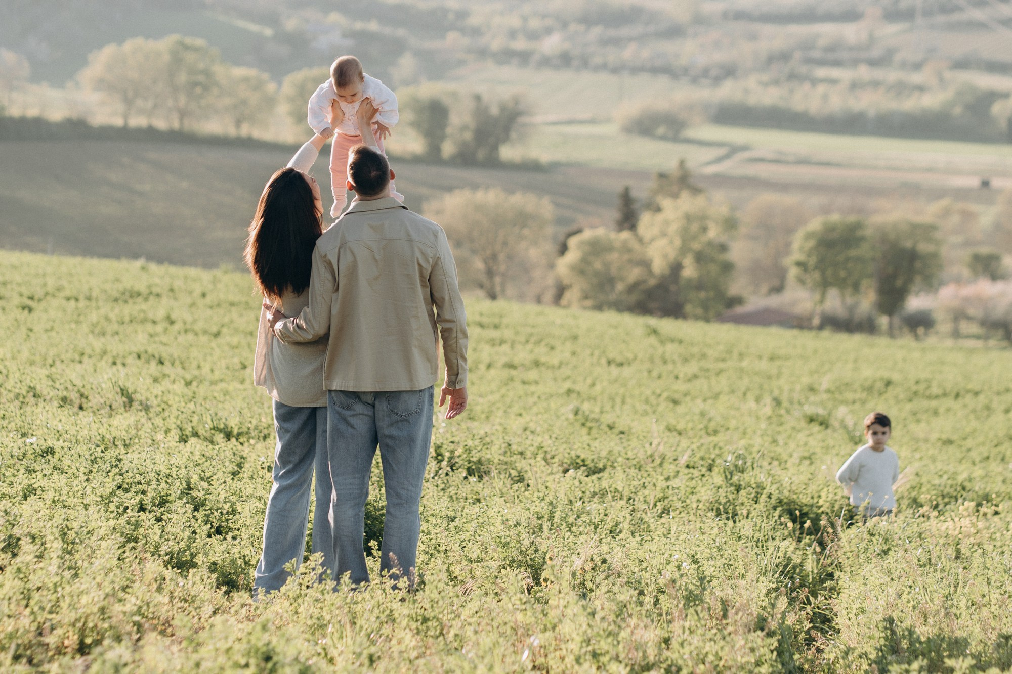 Olive grove photoshoot near Rimini. Family and wedding photographer in Italy Olga Kulikova