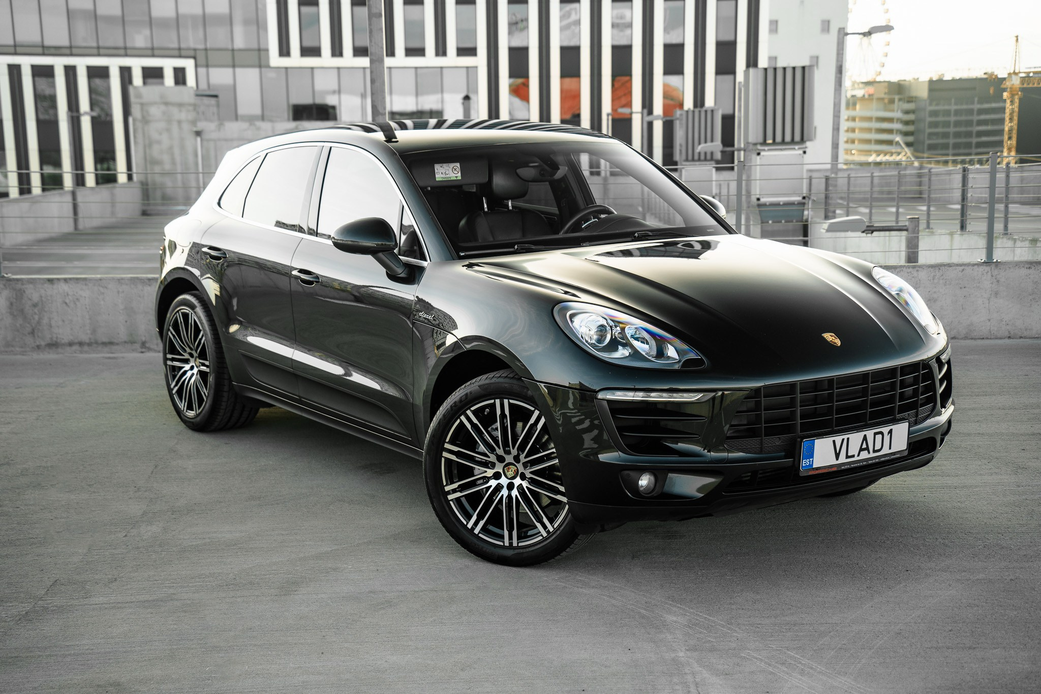 PORSCHE macan. LOHA VISUALS — AUTOMOTIVE PHOTOGRAPHY