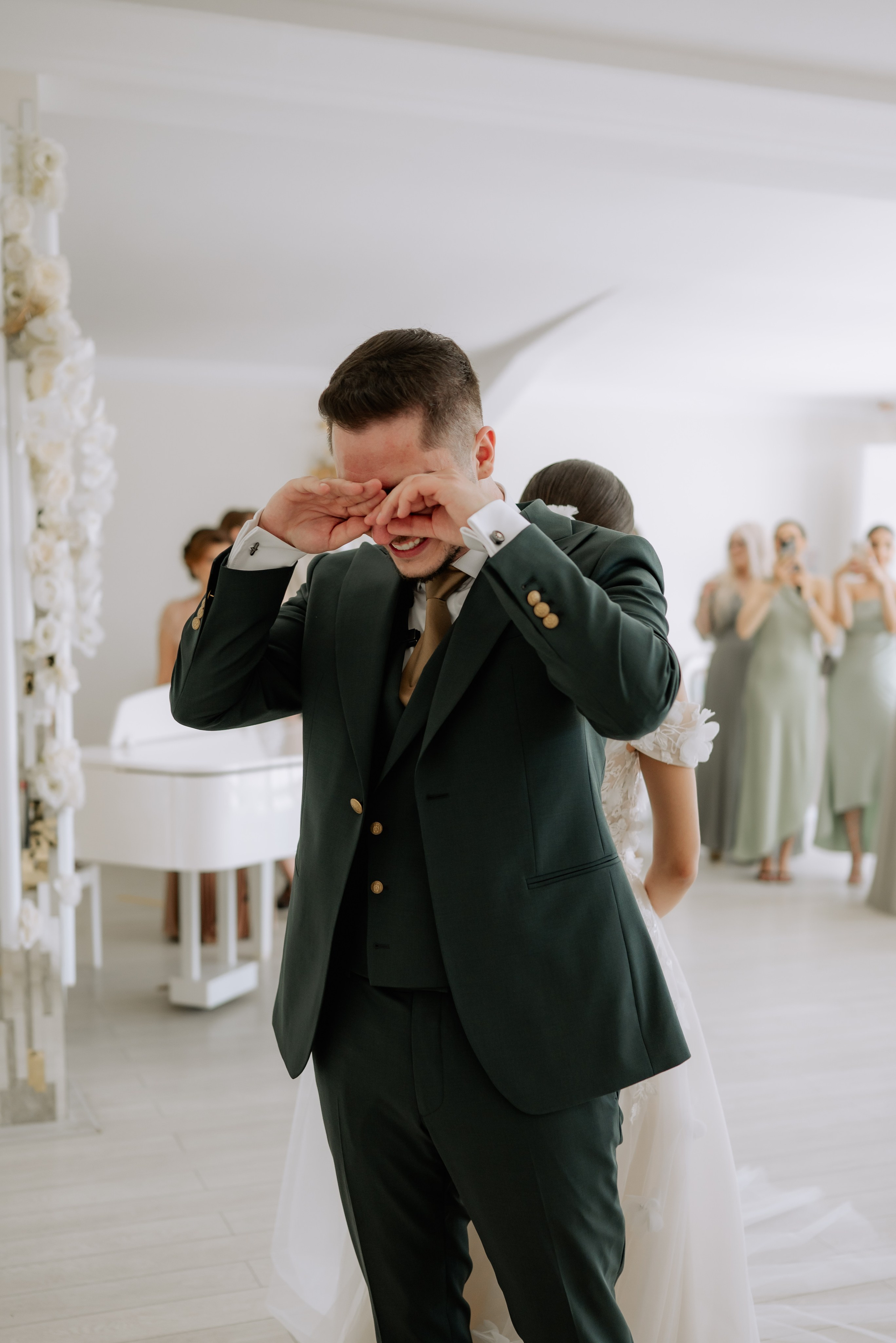 Nunta la Hotel Capitol Iasi. Proud Vision Weddings | Wedding Photography & Film — Servicii profesionale Foto Video Nunta Iasi