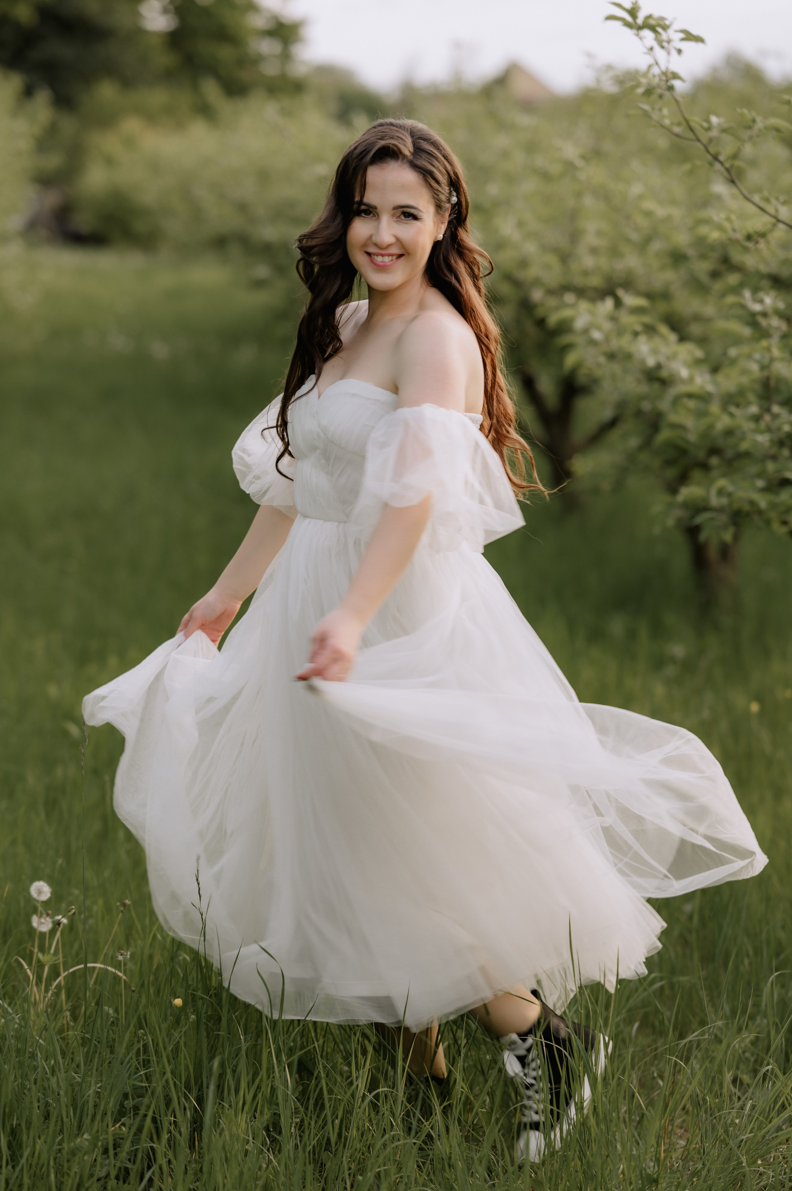 Magda + Andrei | Lovers in the garden. Proud Vision Weddings | Wedding Photography & Film — Servicii profesionale Foto Video Nunta Iasi