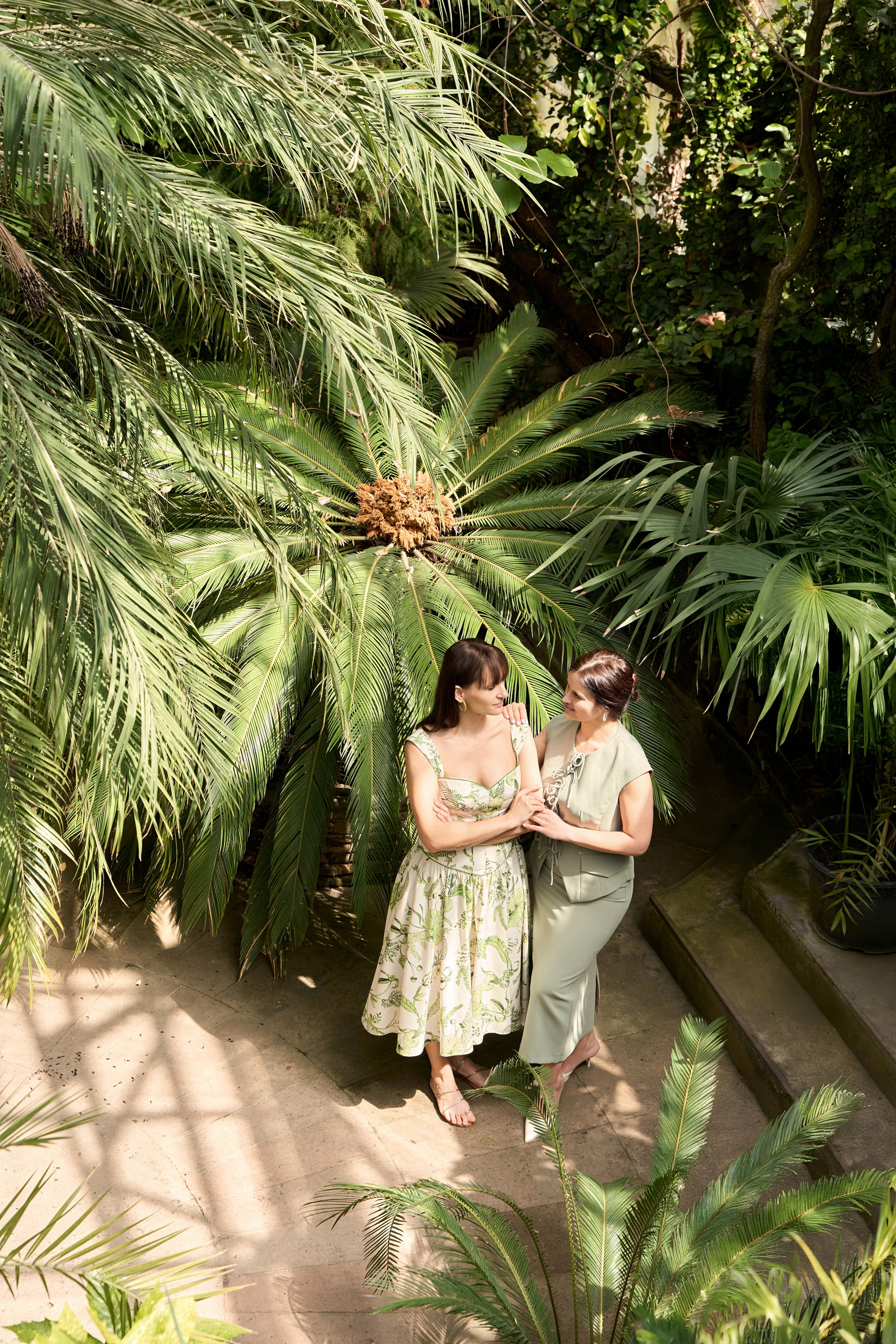 Эксперты. Привет