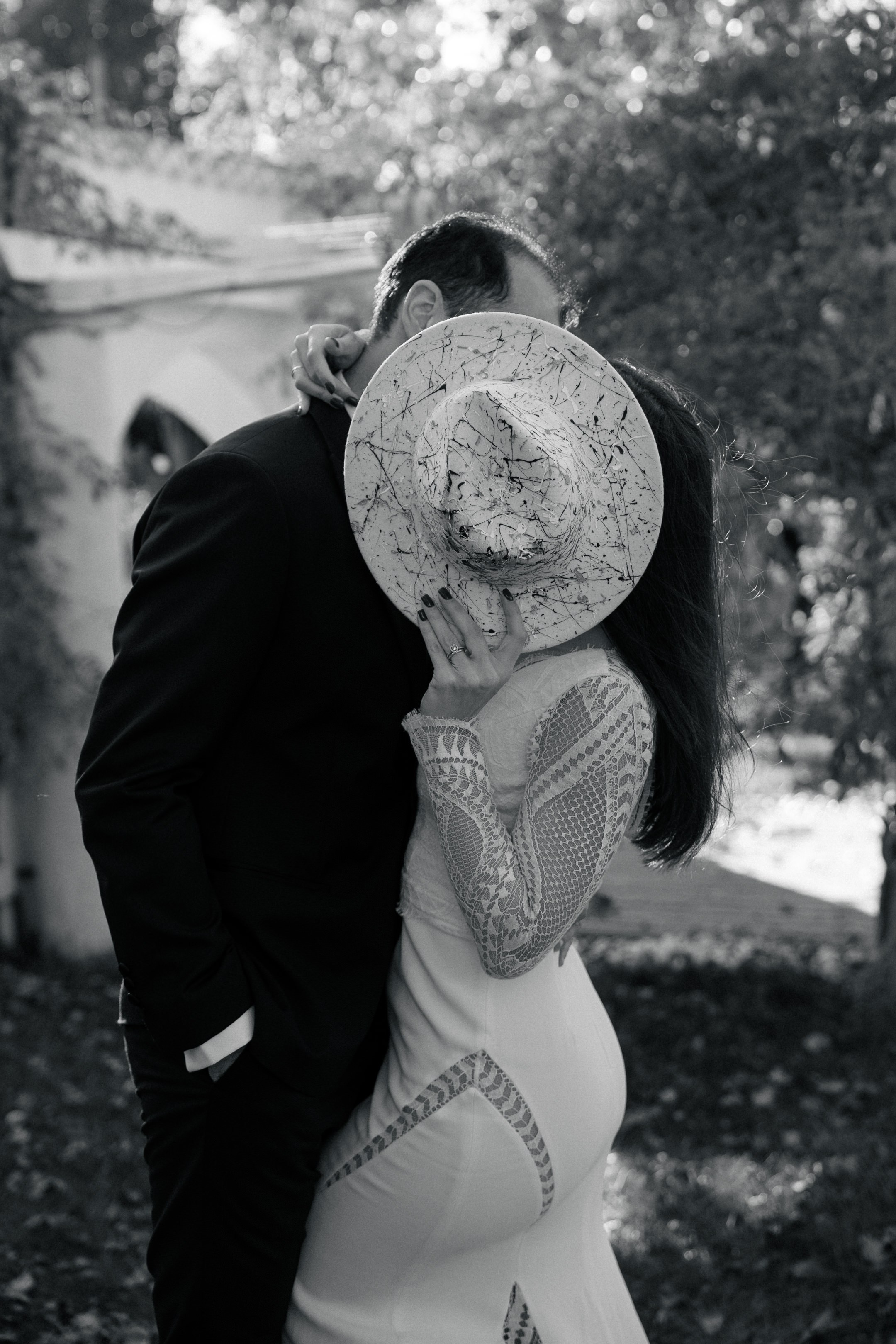 Elly & Andrew. Destination Wedding Photographer Alex Pasarelu