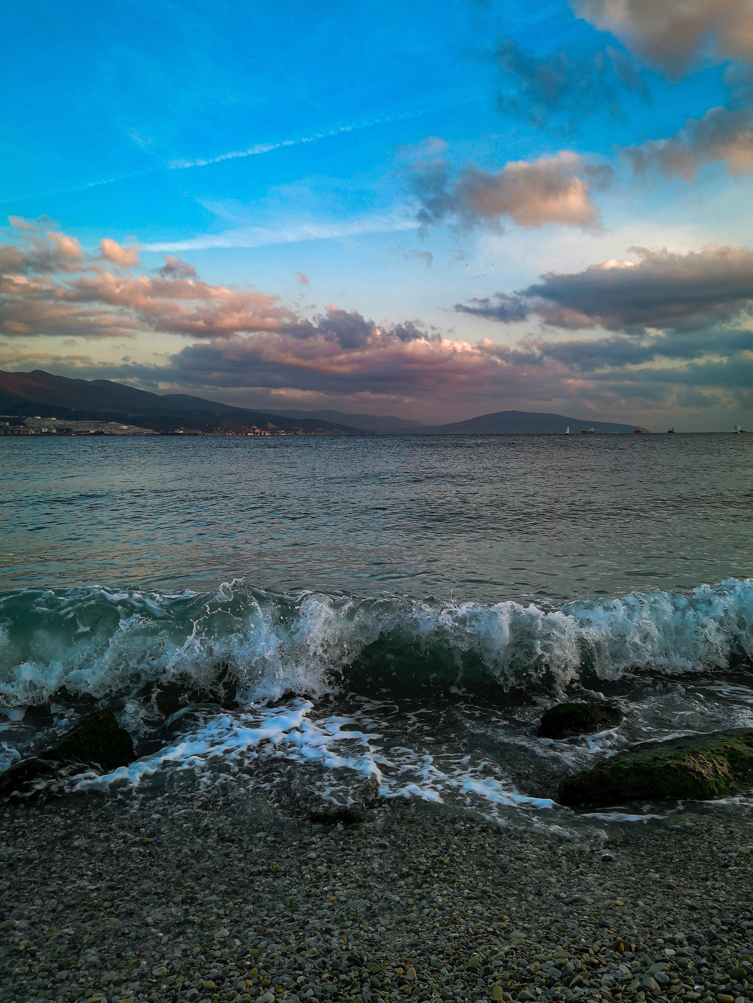 Novorossiysk in pictures of travel photographer. Victoria Fedoseenko. Photographer from Serbia