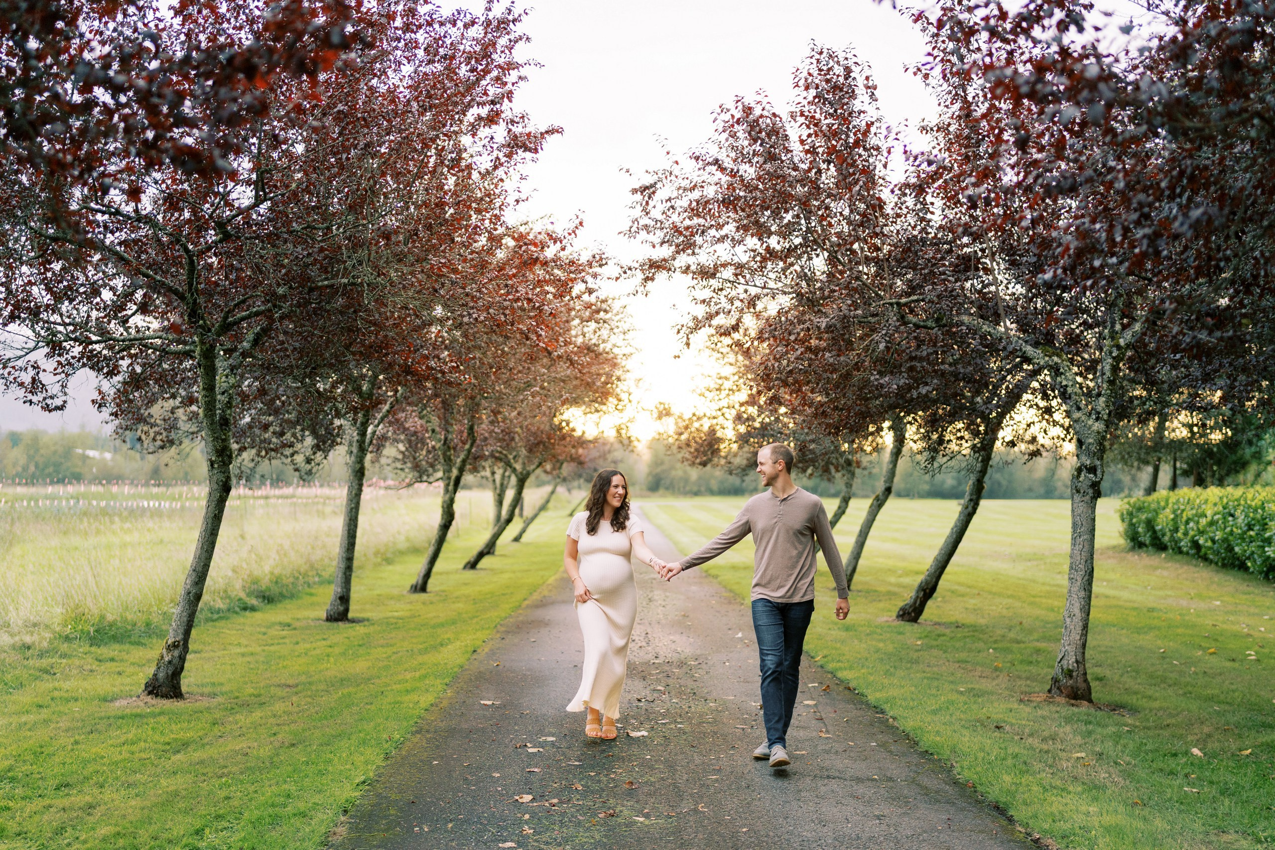 Maternity photoshoot. October 2024. North Bend, Washington. EVAN ARISTOV WEDDING PHOTOGRAPHY — Seattle Wedding Photographer