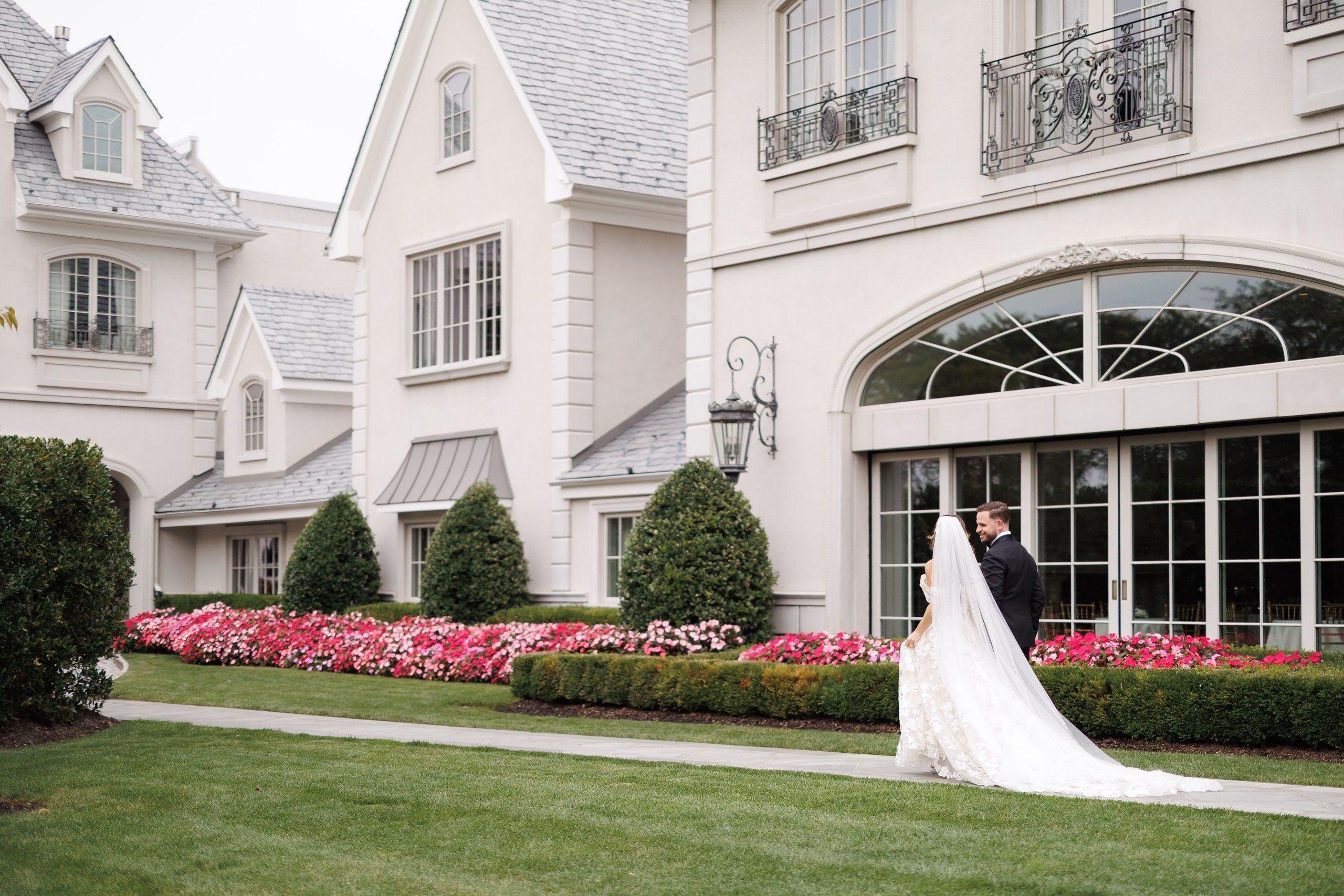 Arianeh & Michael, Park Chateau. Wedding Photo & Video