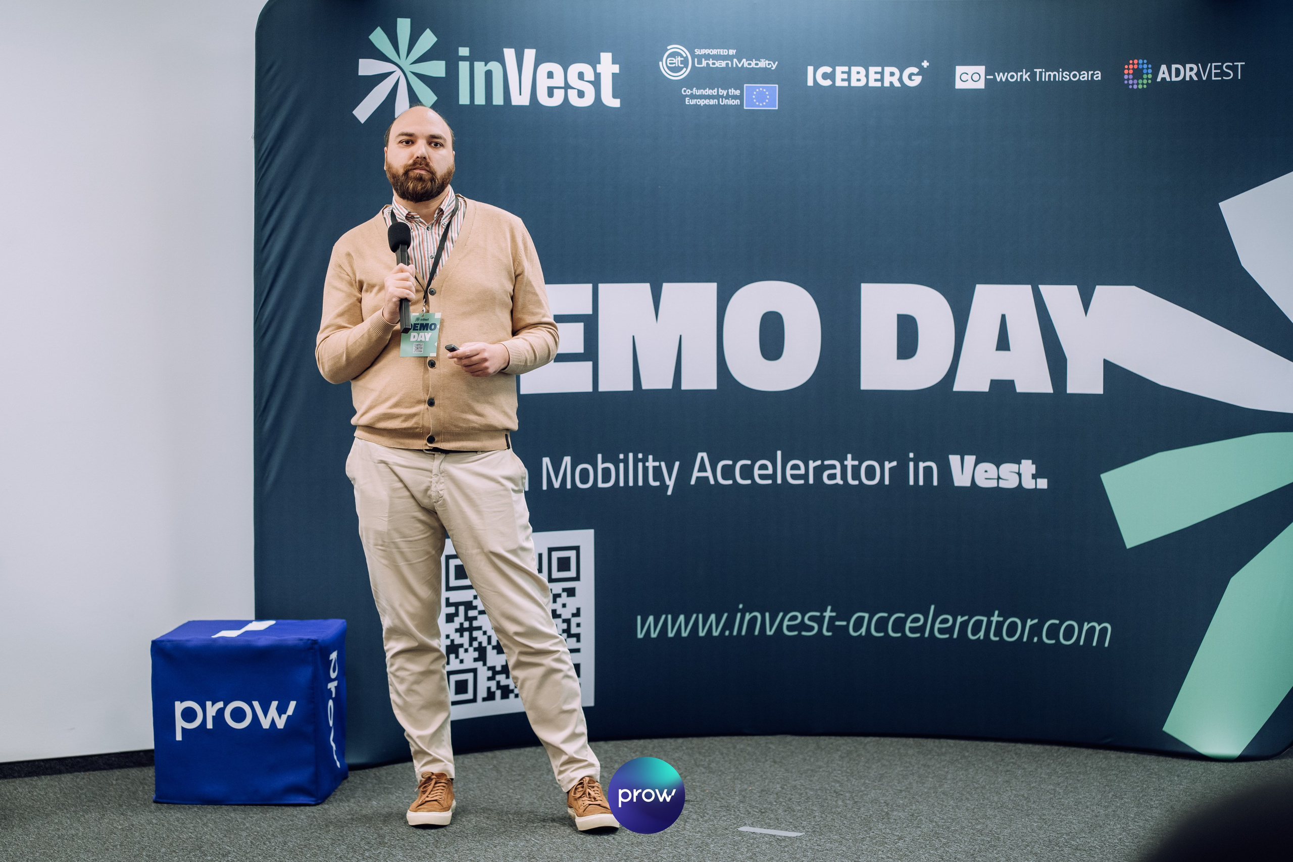 InVest DemoDay @ Cowork. Cozac Cristian Photographer