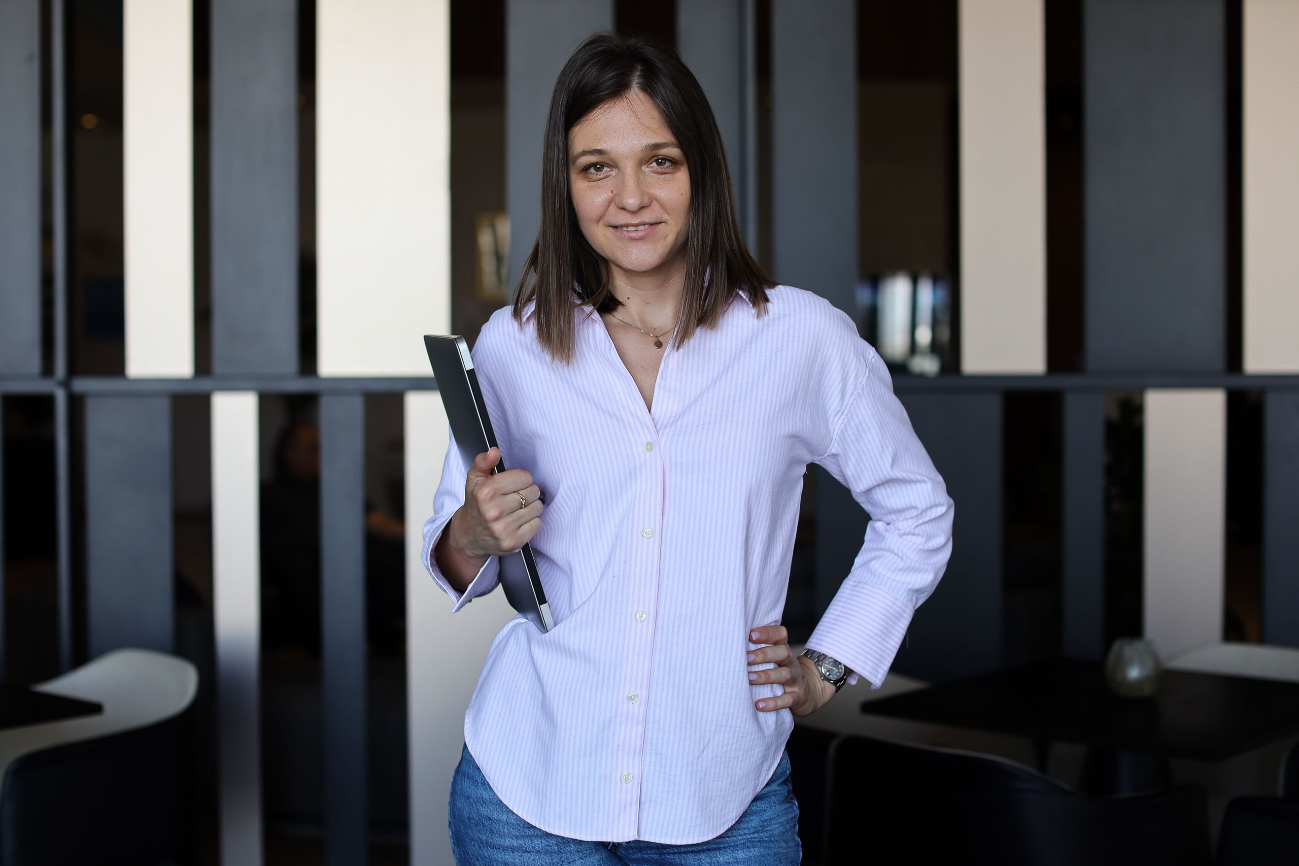 Бизнес портрет. Cyprus Wedding & Family Photographer. Capturing cherished moments across the island: Larnaca, Limassol, Ayia Napa, Protaras, Paphos, Nicosia