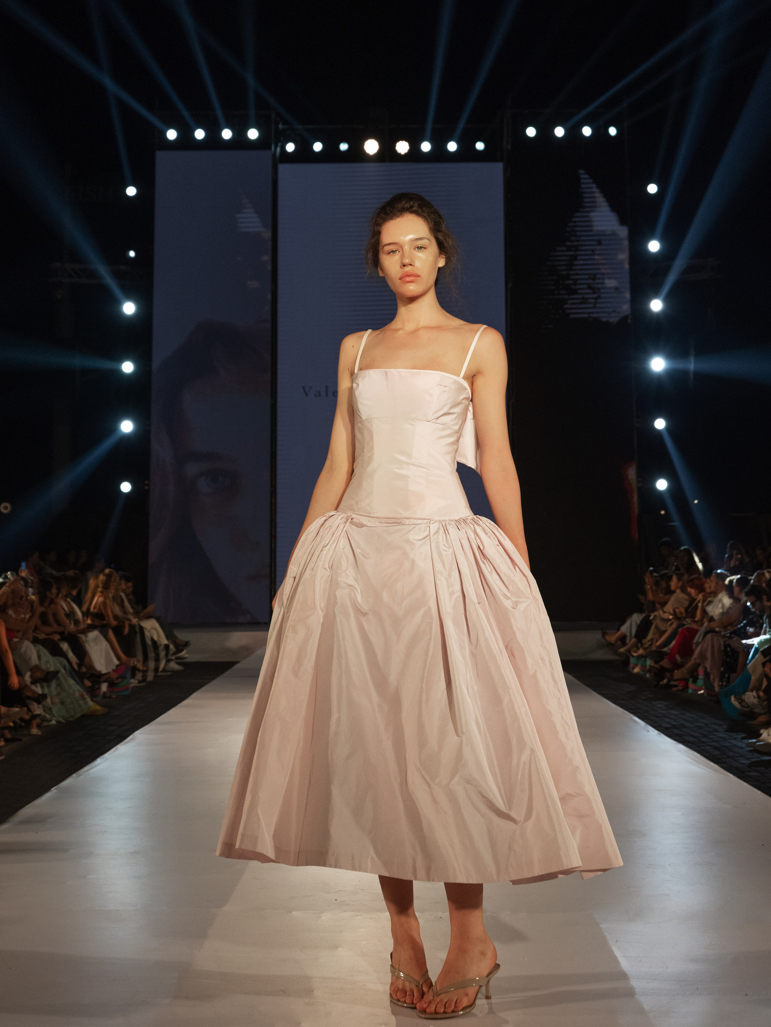 Valentin Yudashkin x AFW 2026. Фотограф Баку Тбилиси