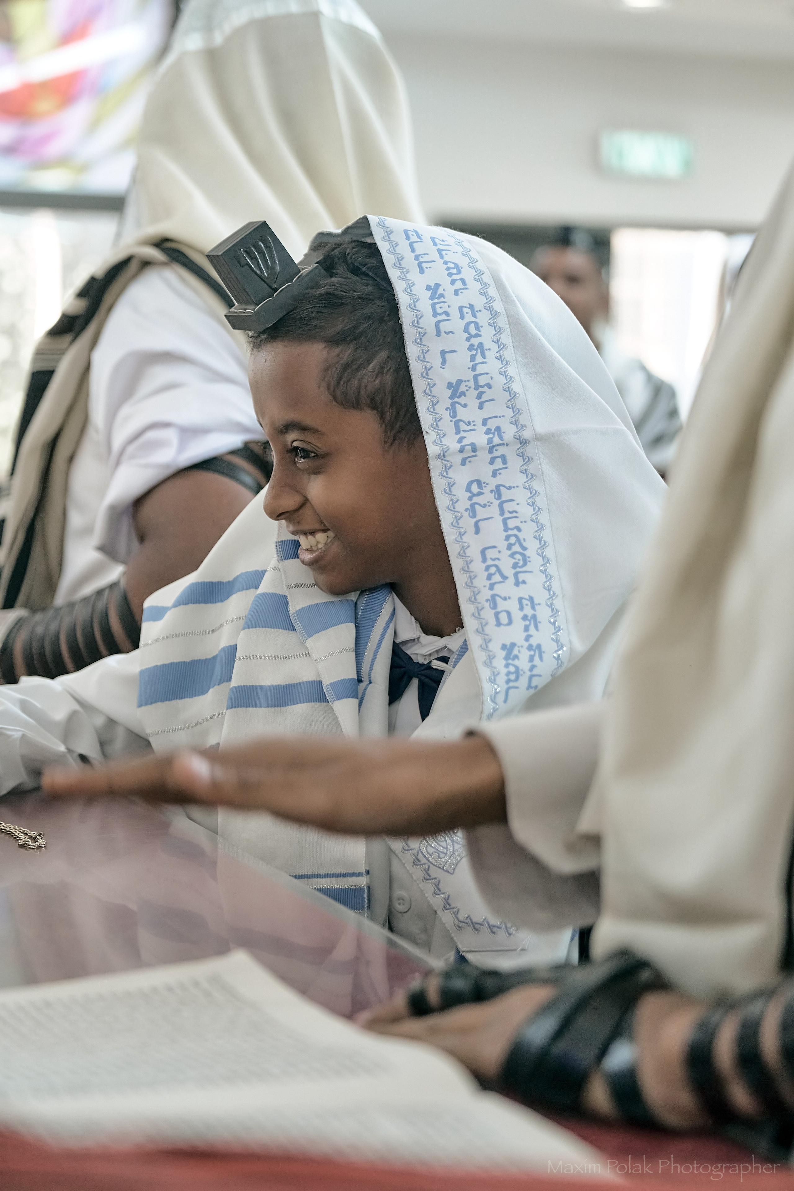 E S T E R. Middle East Photo Agency — Photography & Event Magnets — סוכנות צילום והדפסת מגנטים לאירועים