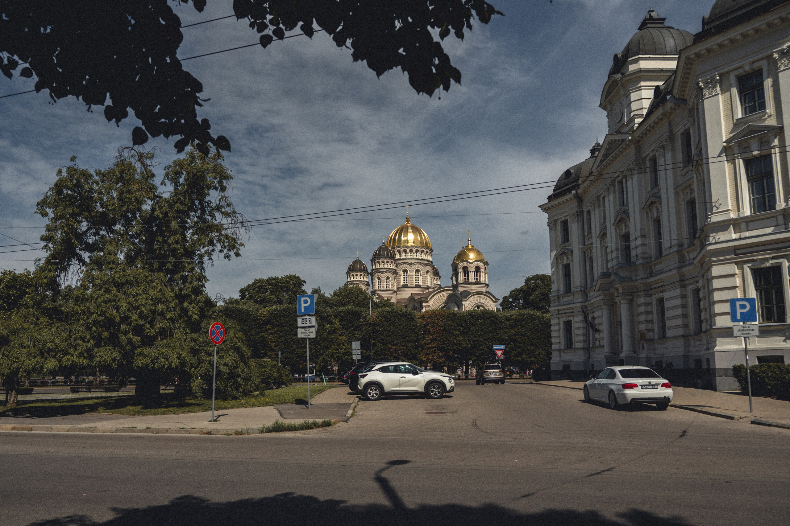 Voyage à Riga. Photographe sur Cote d’Azur. Portraits de familles, couples, enfants, événements