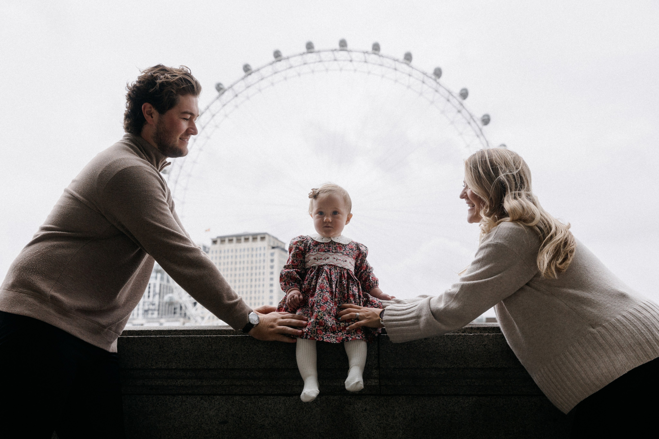 Family Photoshoot at Westminster. LondonPhotoStory — Vacation Photographer in London