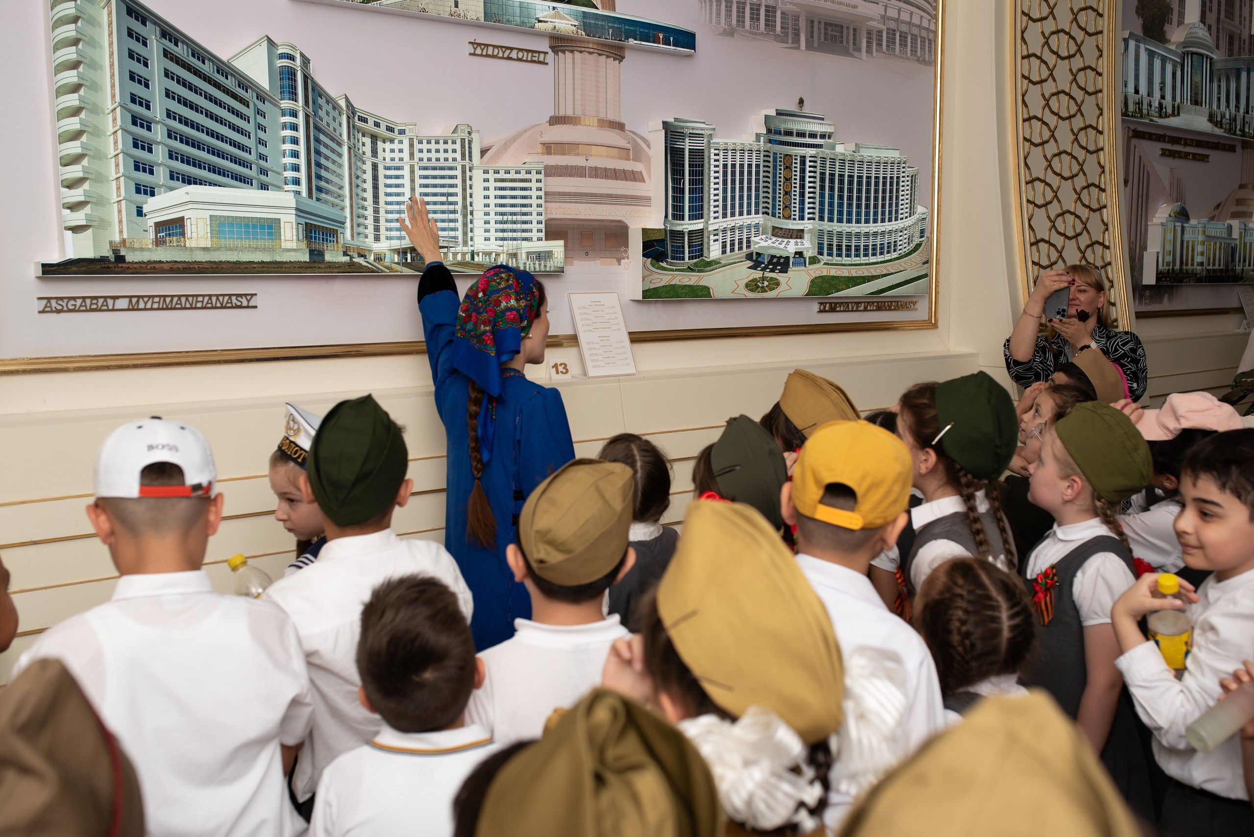 Вечный огонь 2"А» класс. Ваш фотограф в Ашхабаде Гамлет Осипов