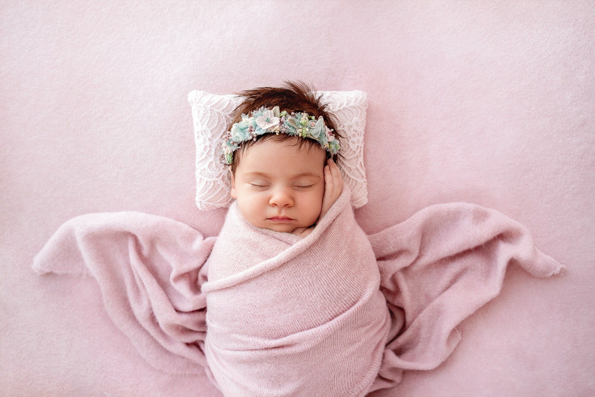 Newborn 2025. Svitlana Miahka fotografa a Genova