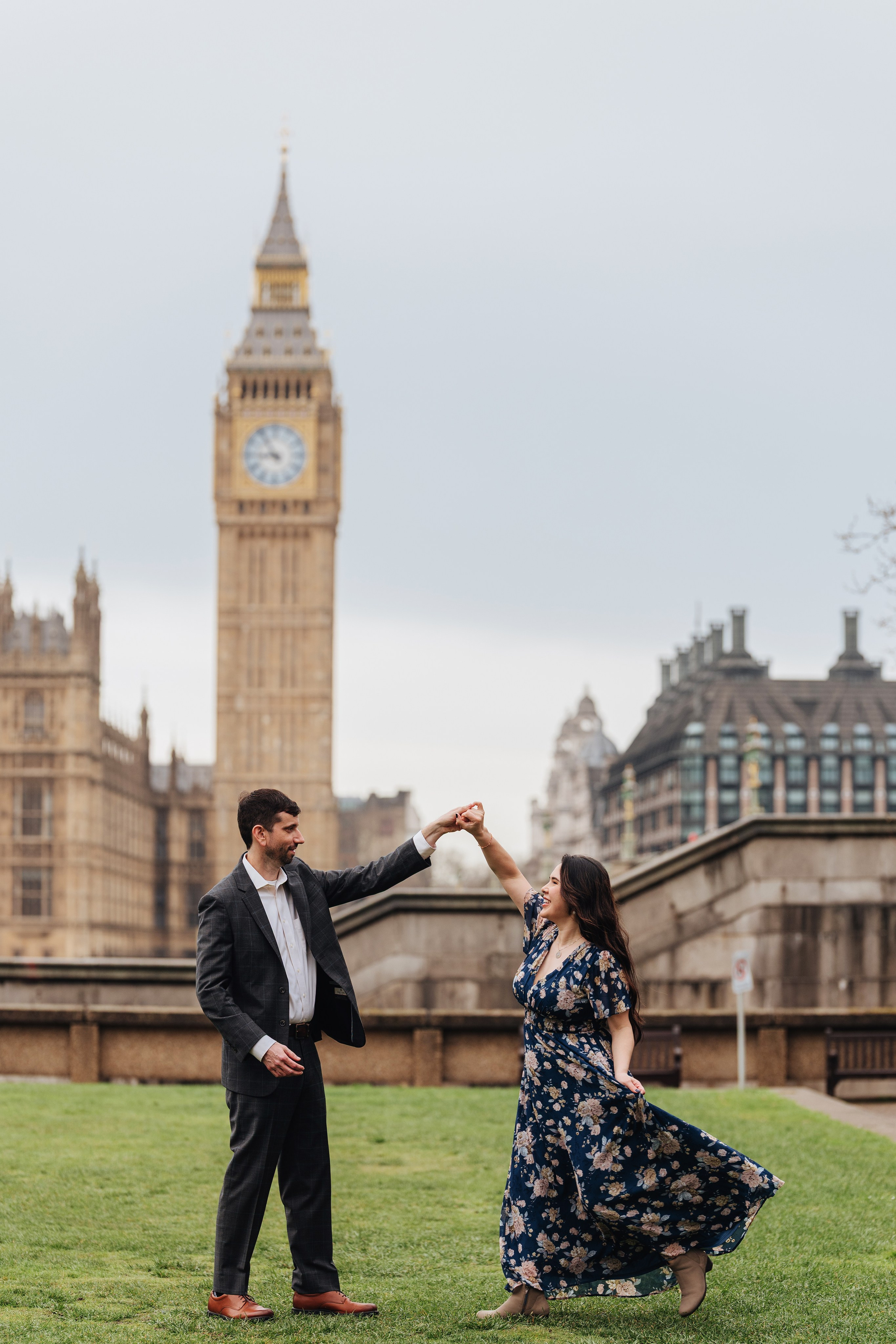 Love story near Big Ben, London. Wedding and family photographer in London