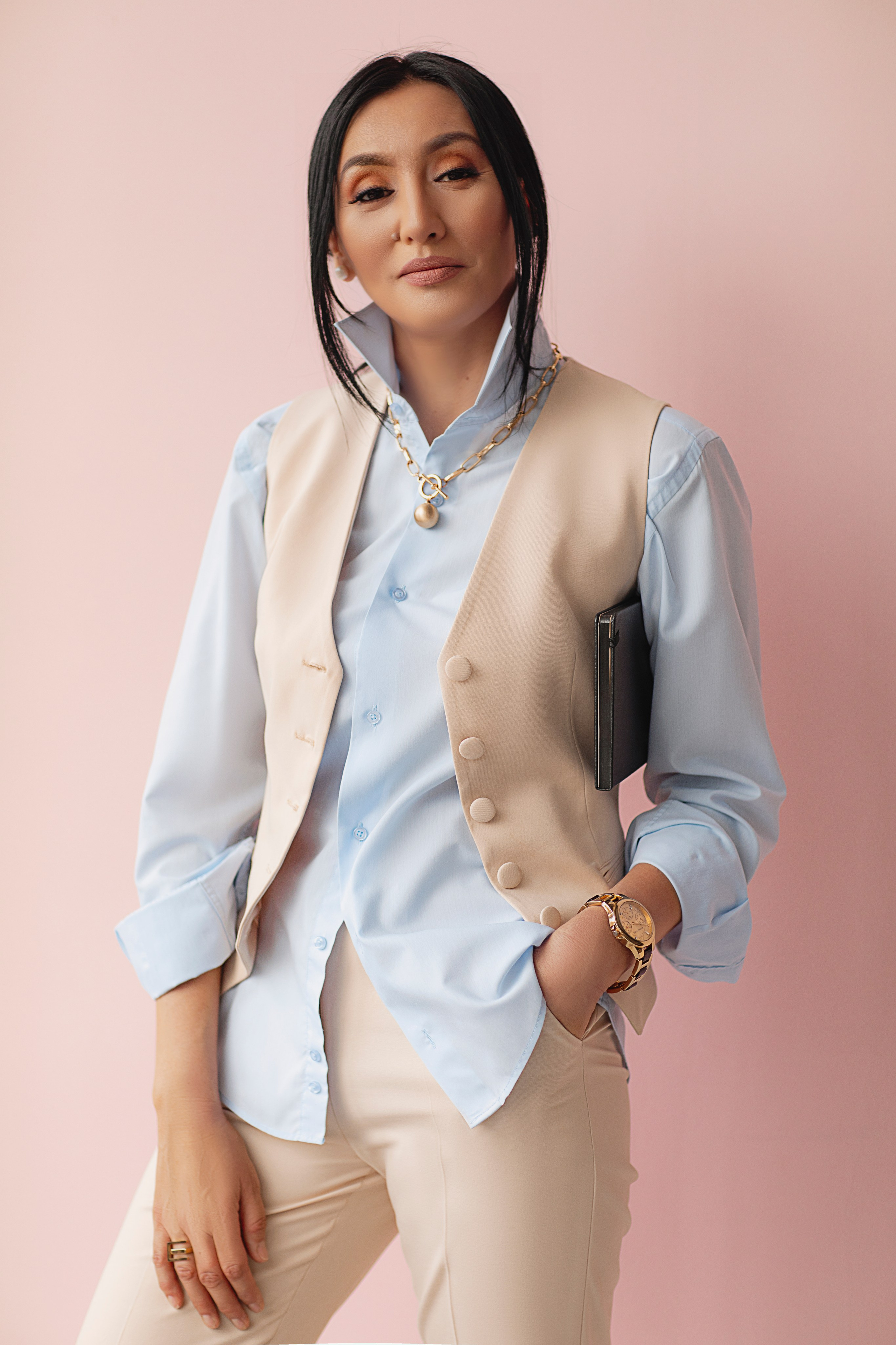 Мадина. Финансы. Валерия Вартанова. Фотограф