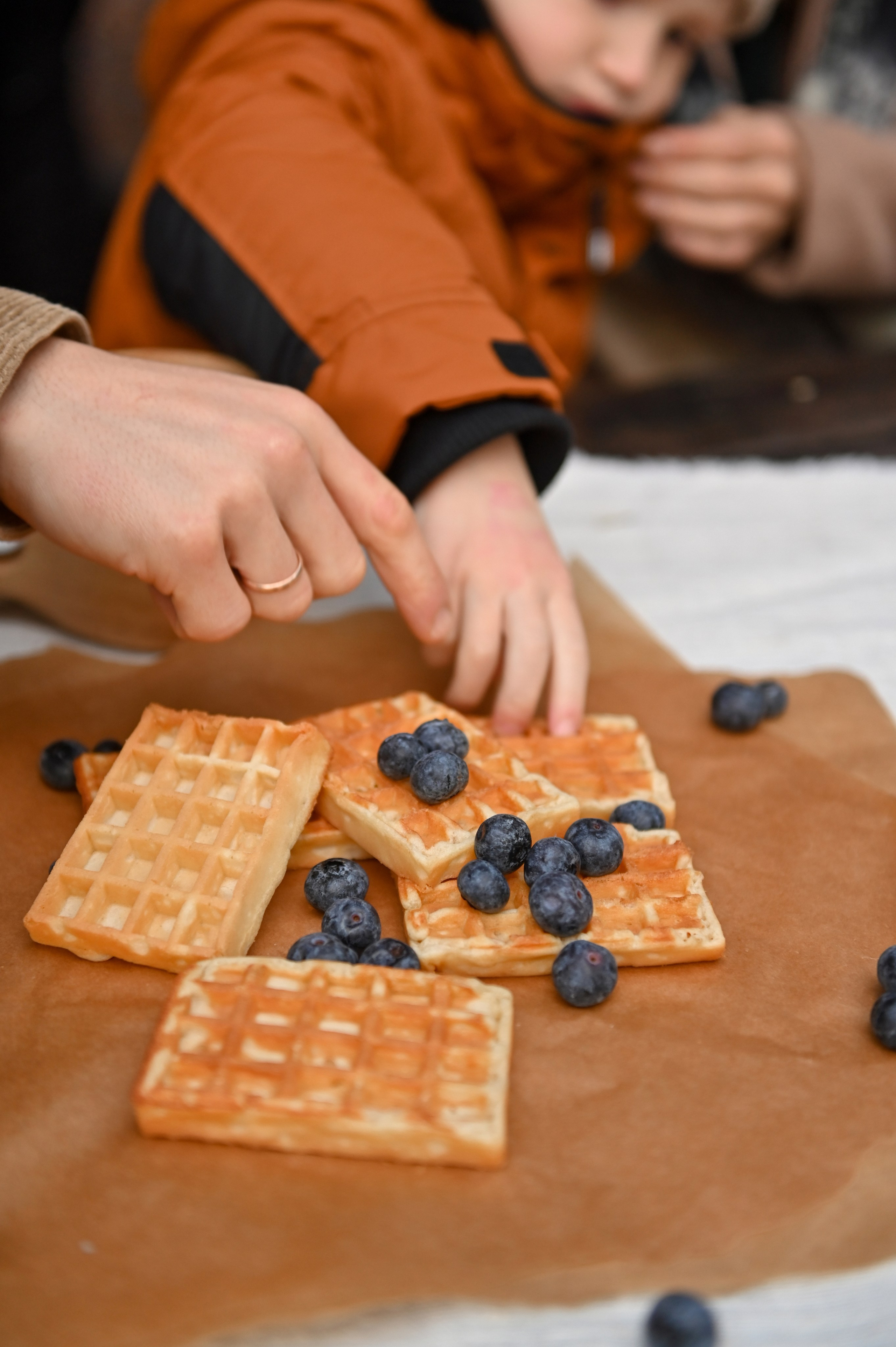Пикник у озера. Детский и семейный фотограф в финляндии дина пулкка. контент фотограф