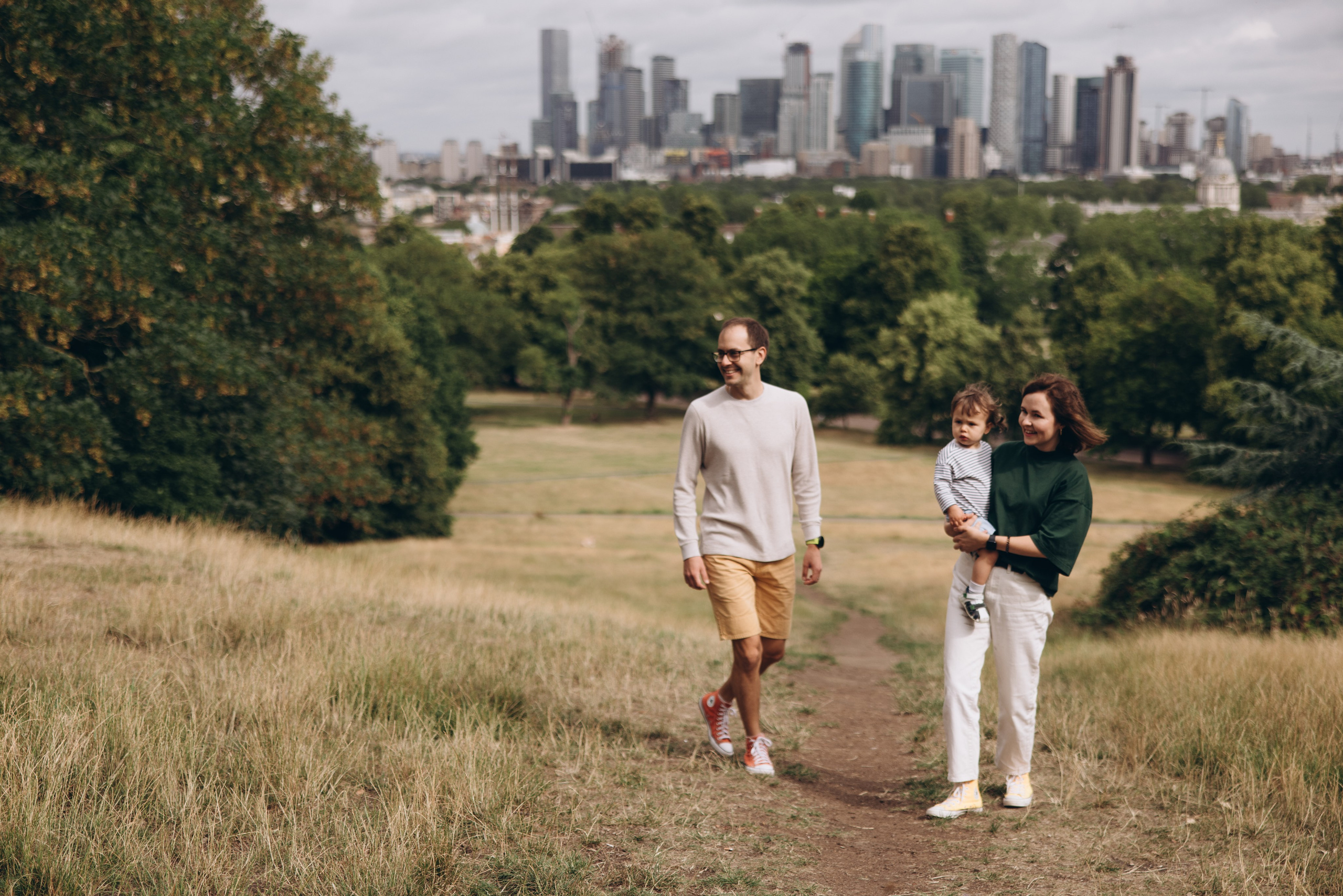 Milena with parents (Greenwich Park). Anastasia Klink, Photographer in London