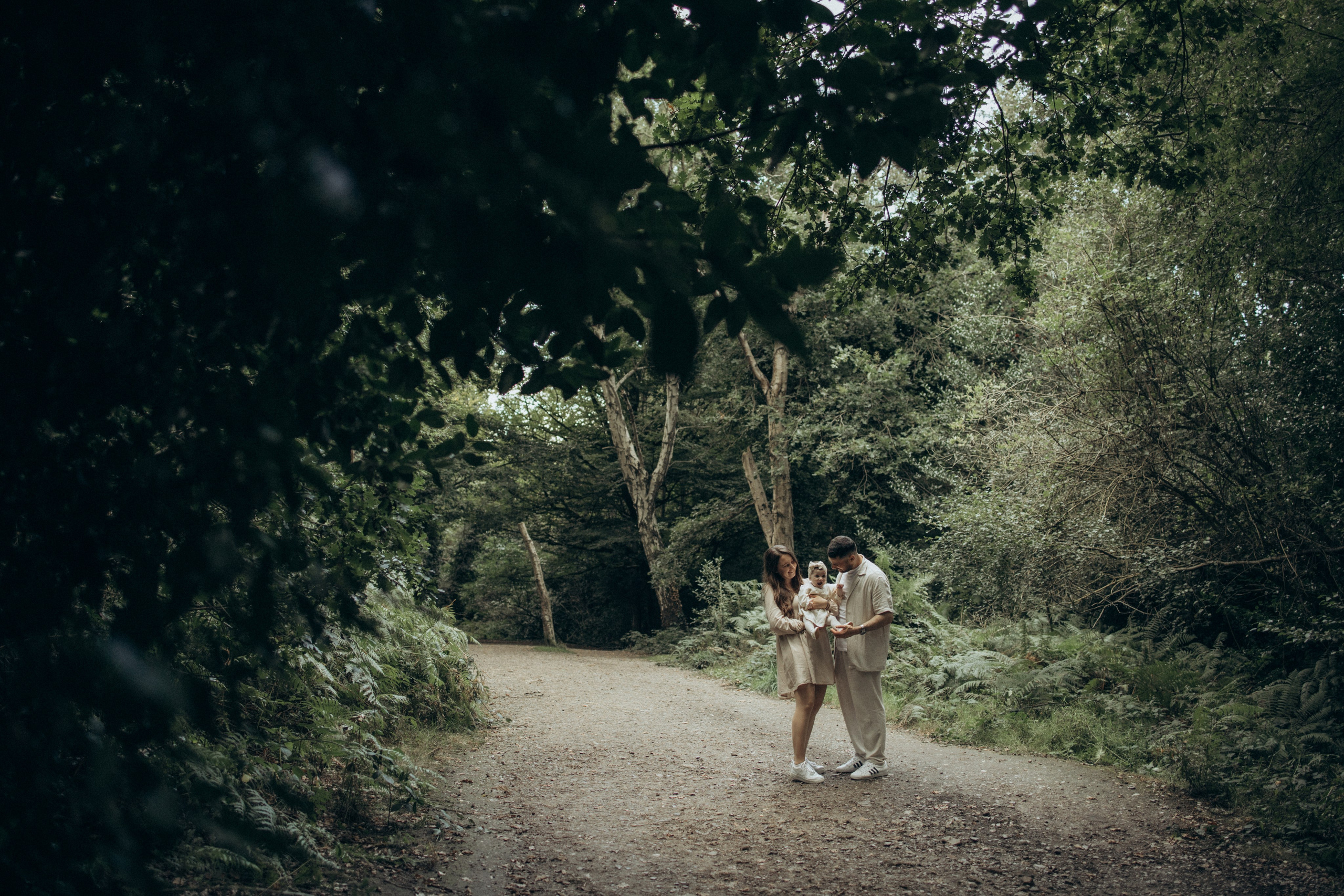 Pergola gardens. Photographer in Milton Keynes, Northampton & London — Wedding, Family & Portrait Photography