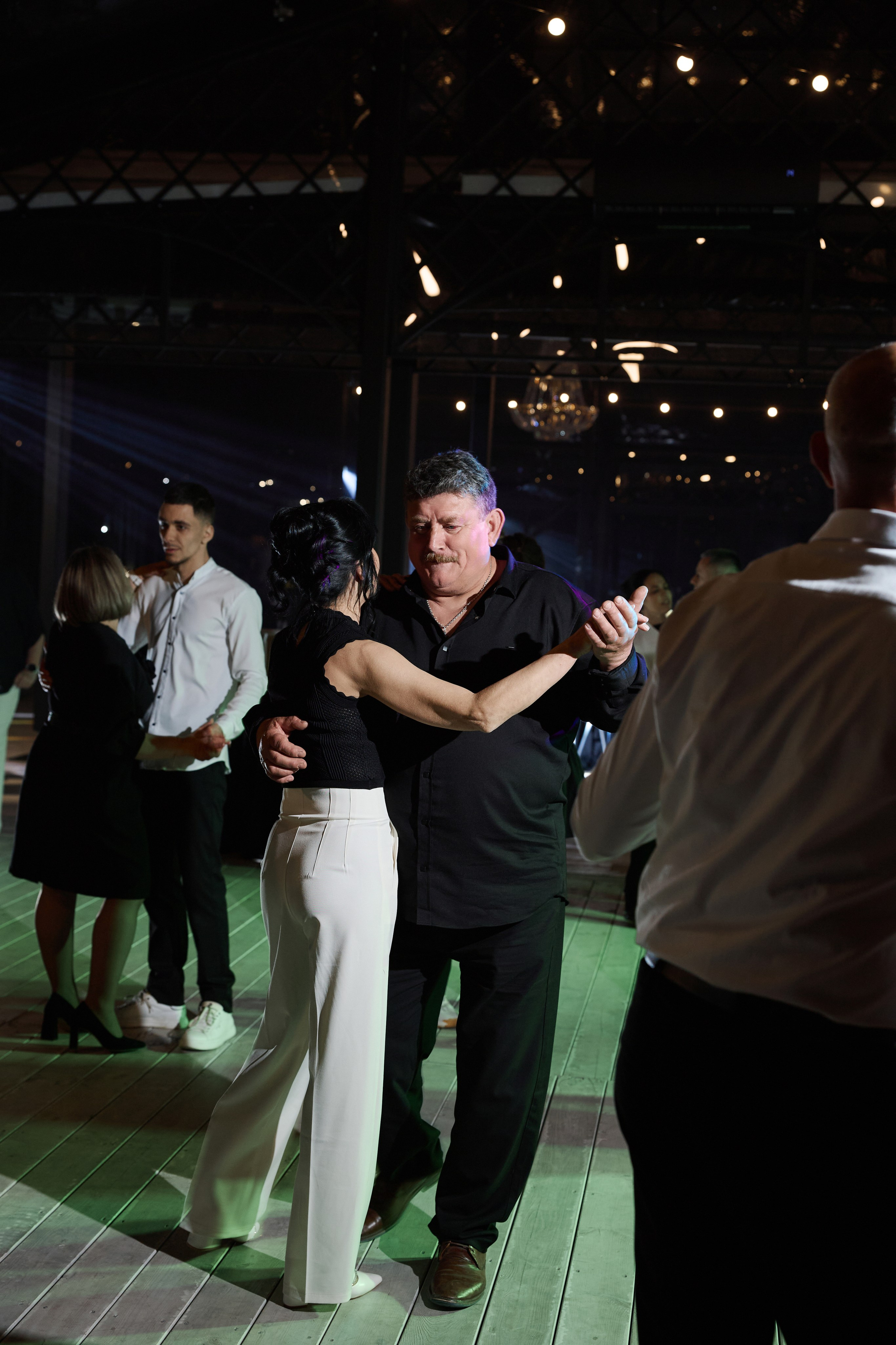 Natalia & Roman. Dworek przy lesie. Fotograf ślubny i rodzinny w Krakowie Yana Klymova