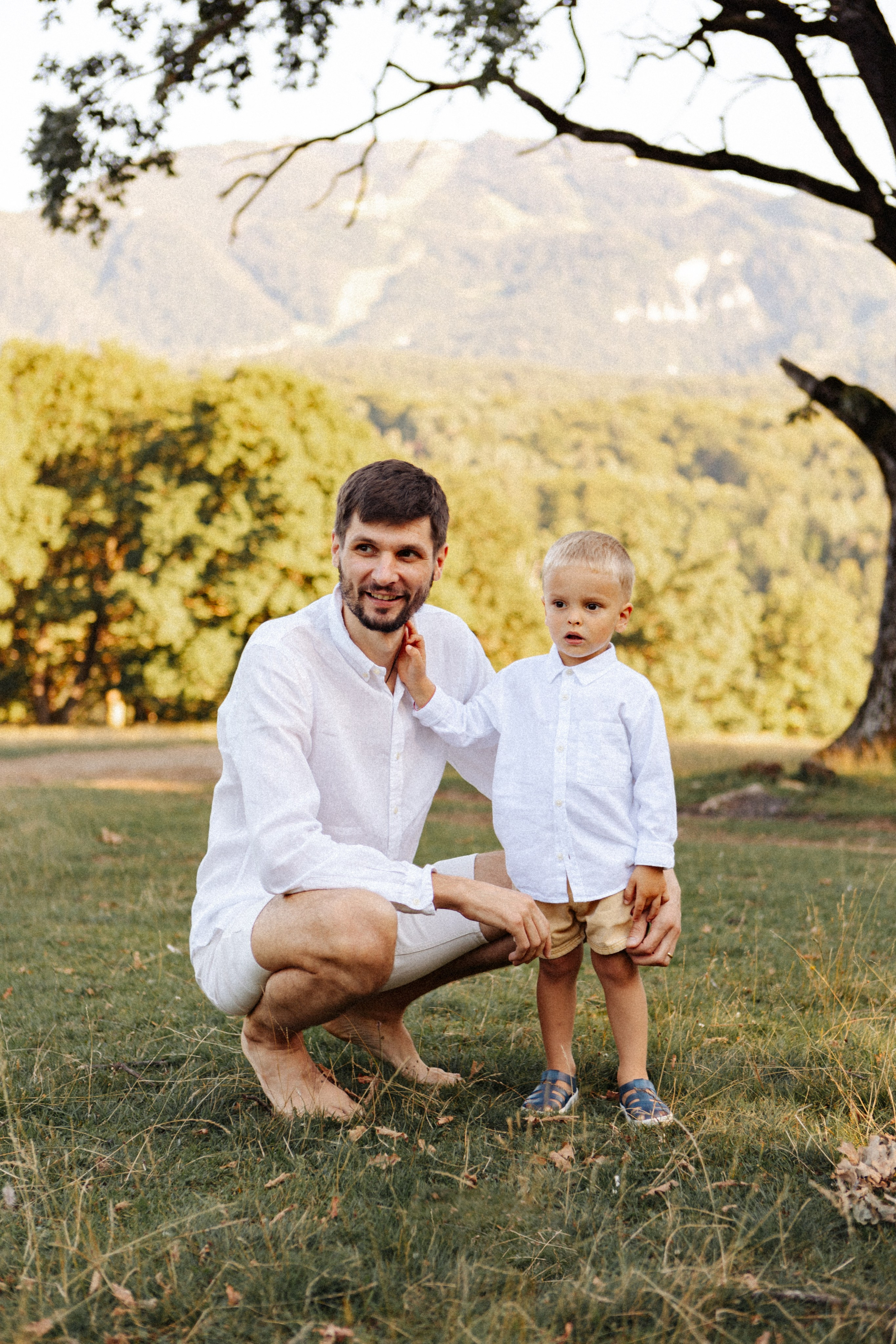 Ana, Vasile și Leo. Cristina Andronache fotograf Brașov fotograf de familie fotograf de nunta Brașov