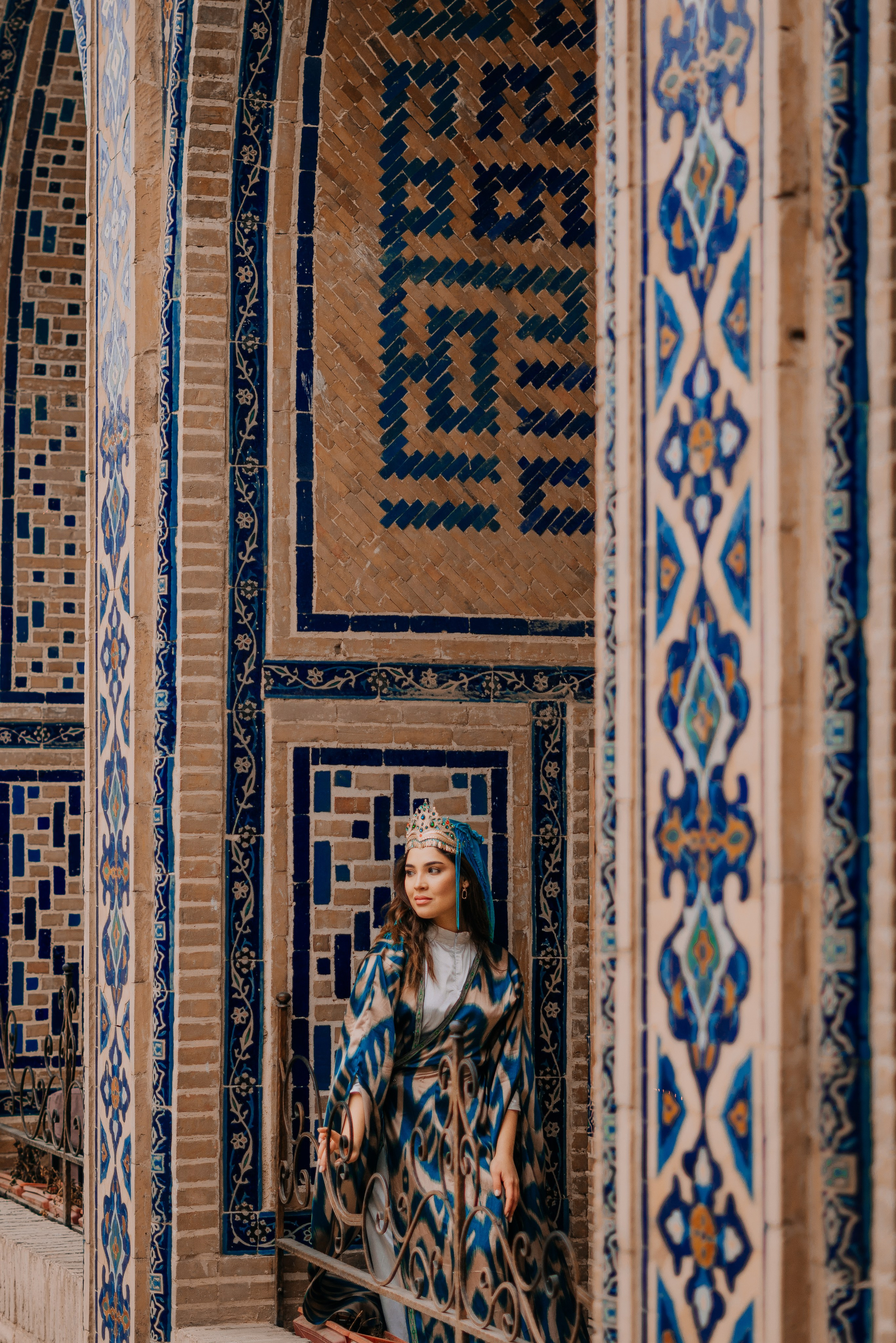 Photo walk on Registan Square. Photographer in Uzbekistan and Samarkand Djasur Marupov