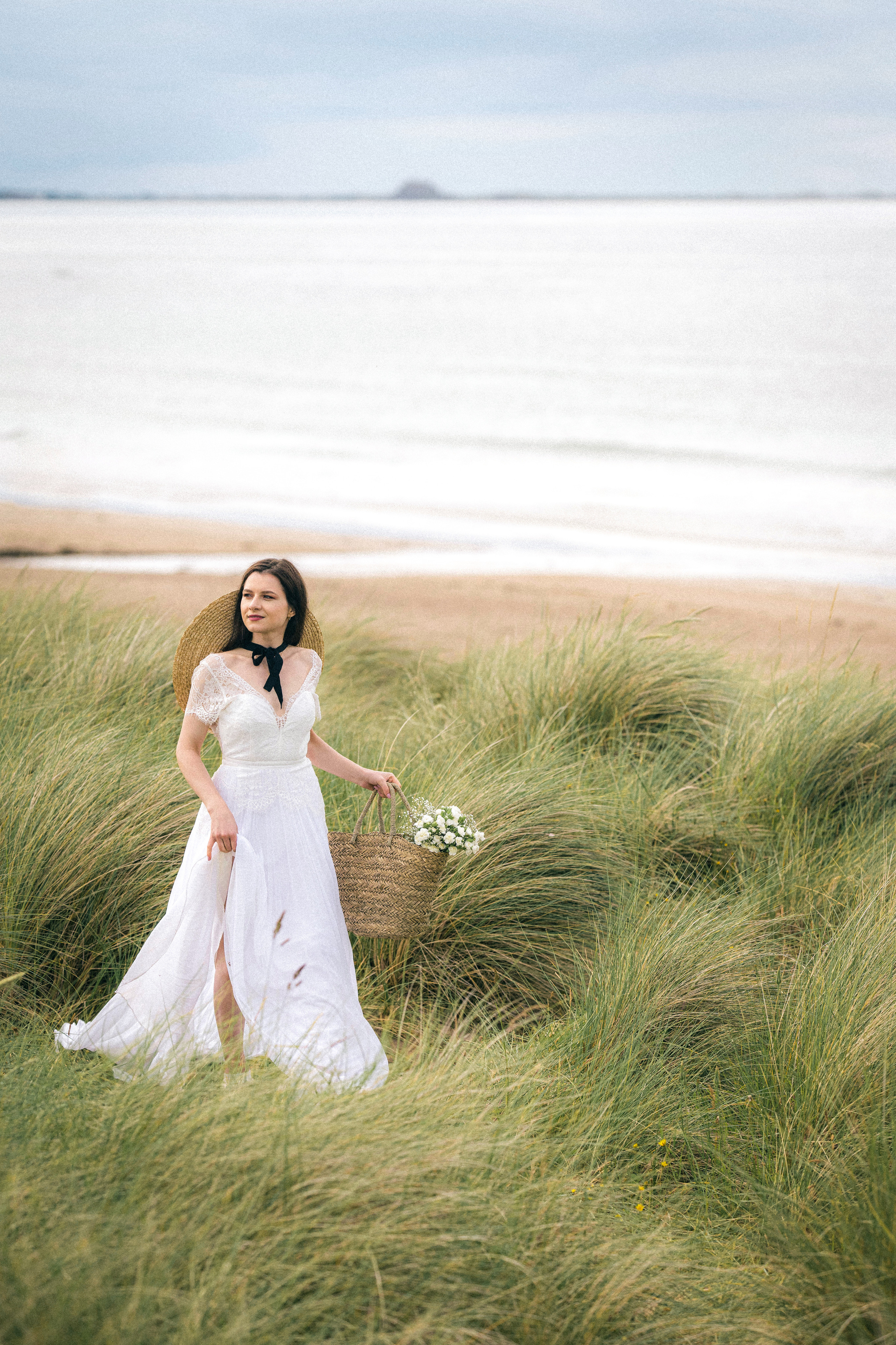 Northumberland coast elopement. Tania Gandrabur, photographer in West Midlands, England