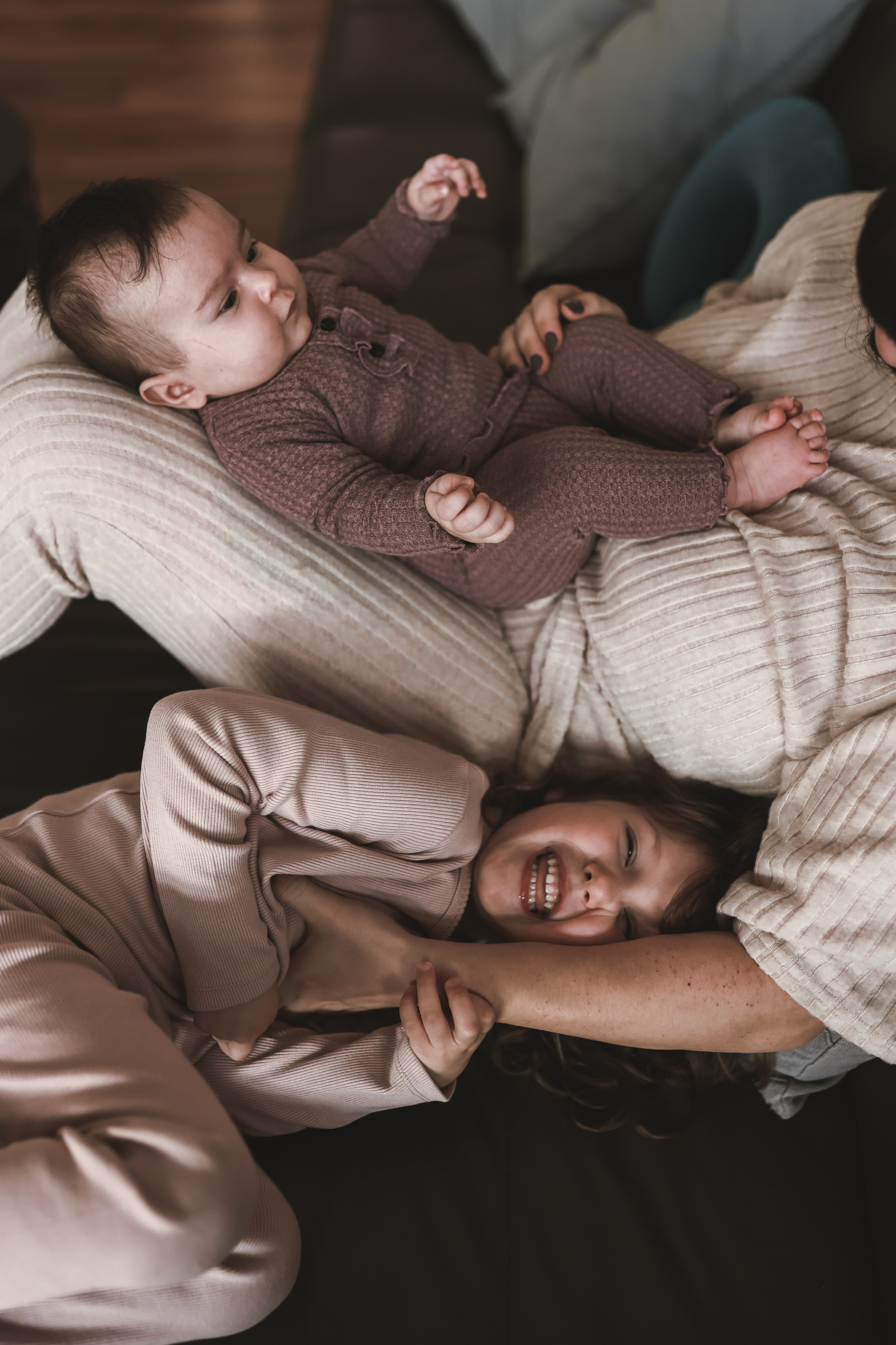 Homestory-Fotografie | Authentische Familienmomente zu Hause | Albina Vaniyants. Professionelle Familienfotografie, Kinderfotografie und Portraitfotografie in Linz, Oberösterreich - Albina Vaniyants, Fotografin aus OÖ