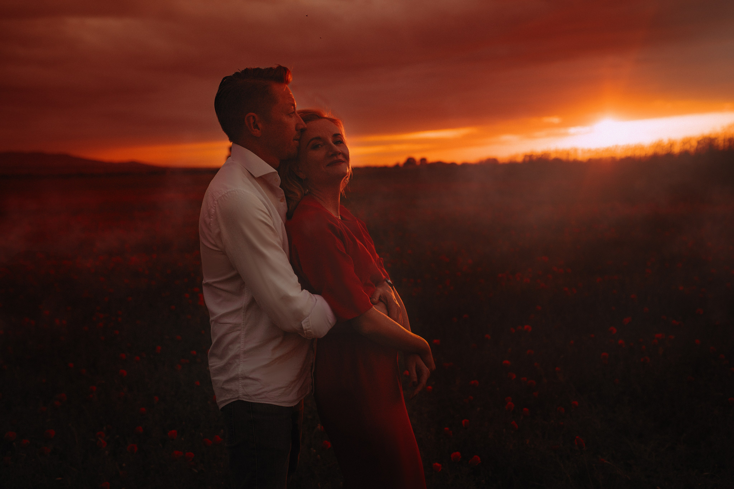 В маках. Валерия Вартанова. Фотограф