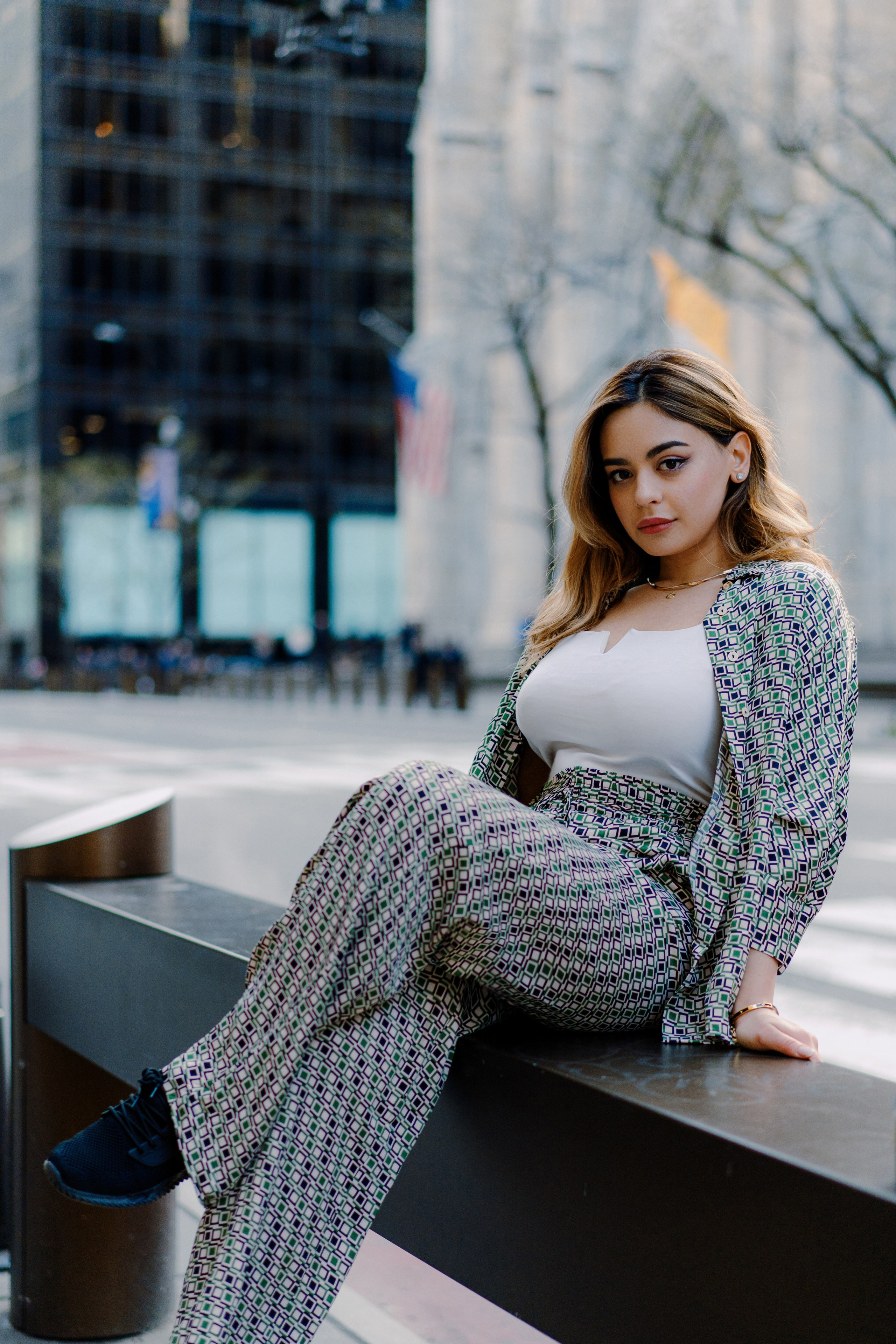 5th Avenue & Bryant Park Photography Sessions | NYC Portrait Location Guide. Videographer and photographer in New York // MAKAROV.VIDEO
