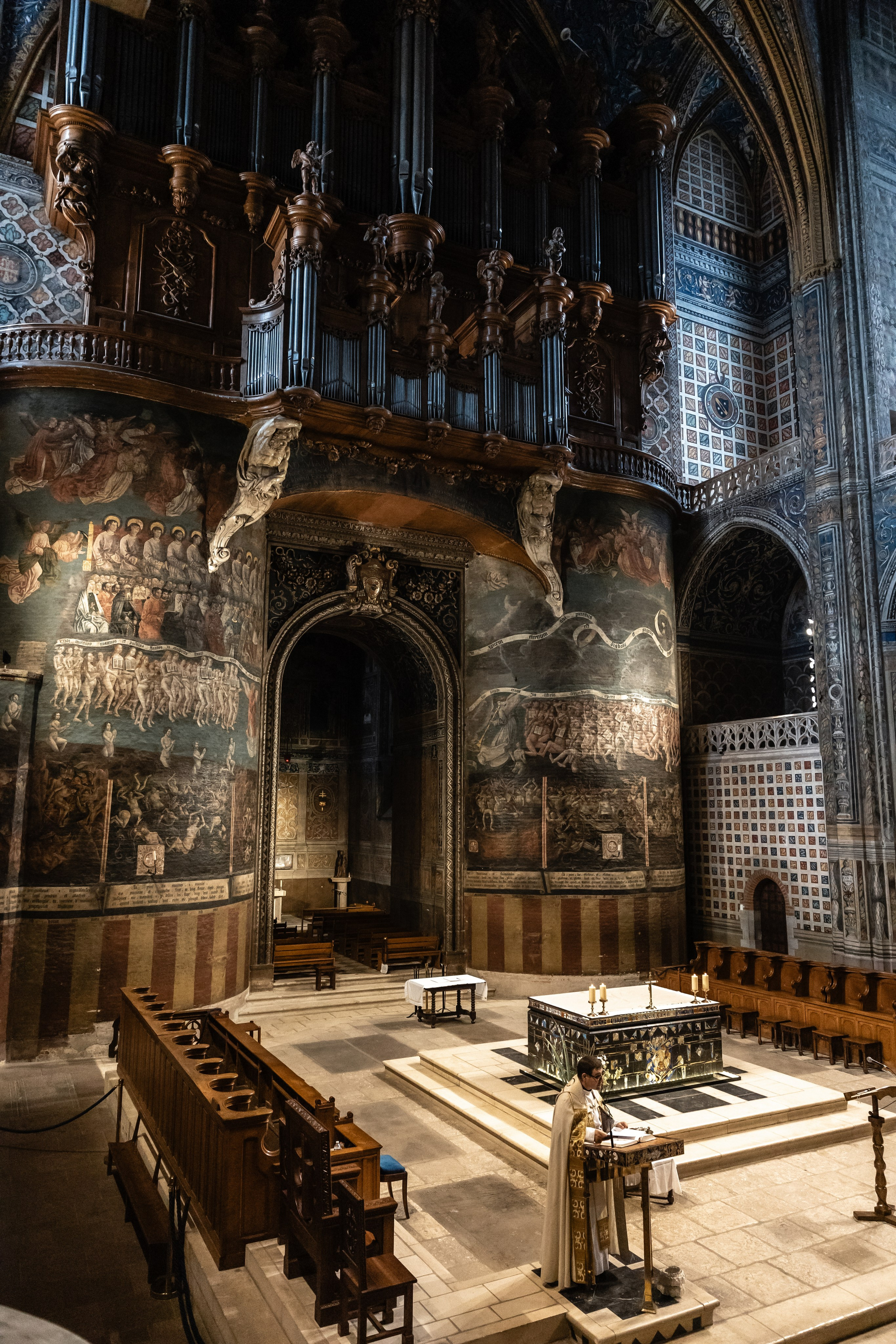 Свадебные фотосессии на юго-западе Франции, запечатленные через свет, эмоции и подлинные моменты. Евгения Смирнова — фотограф в Тулузе и юго-западной Франции