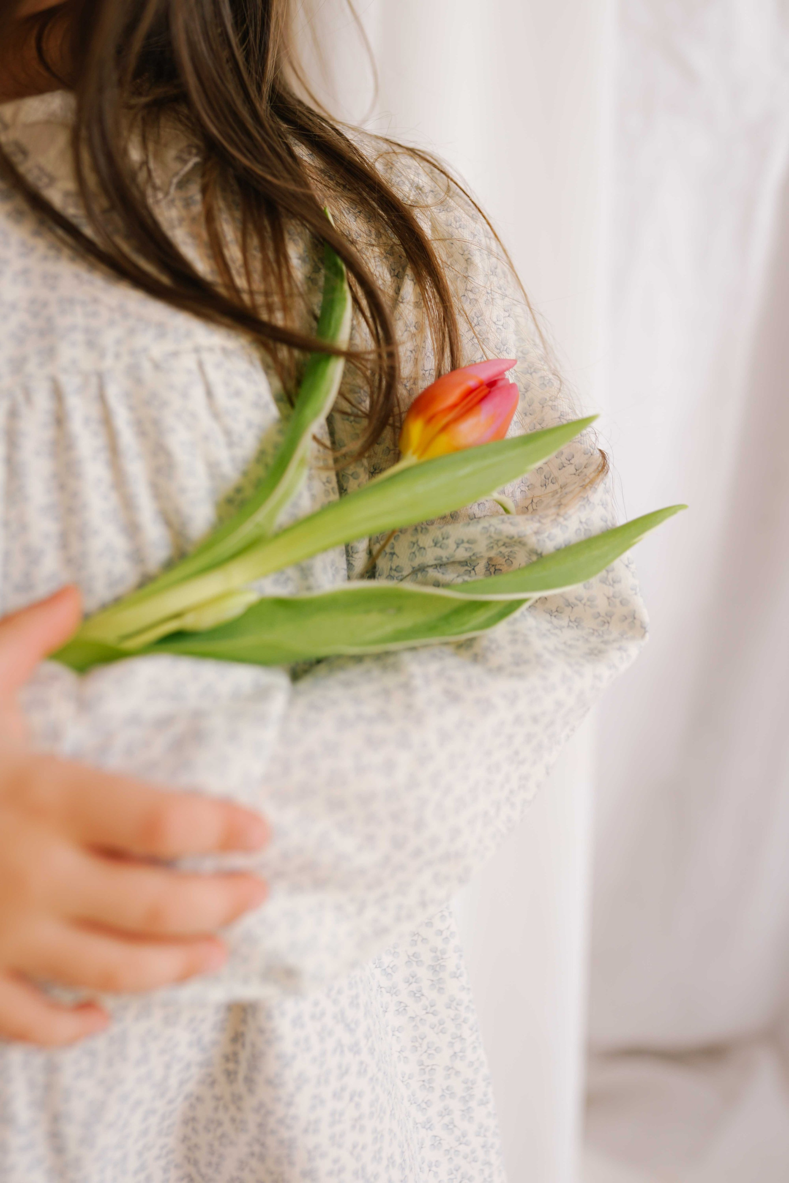 Ședințe Foto Primăvara Colorată Brașov | Mădălina Beda. Madalina Beda- Artist vizual, fotograf, doula la nastere, consultant babywearing Brasov si in toata tara