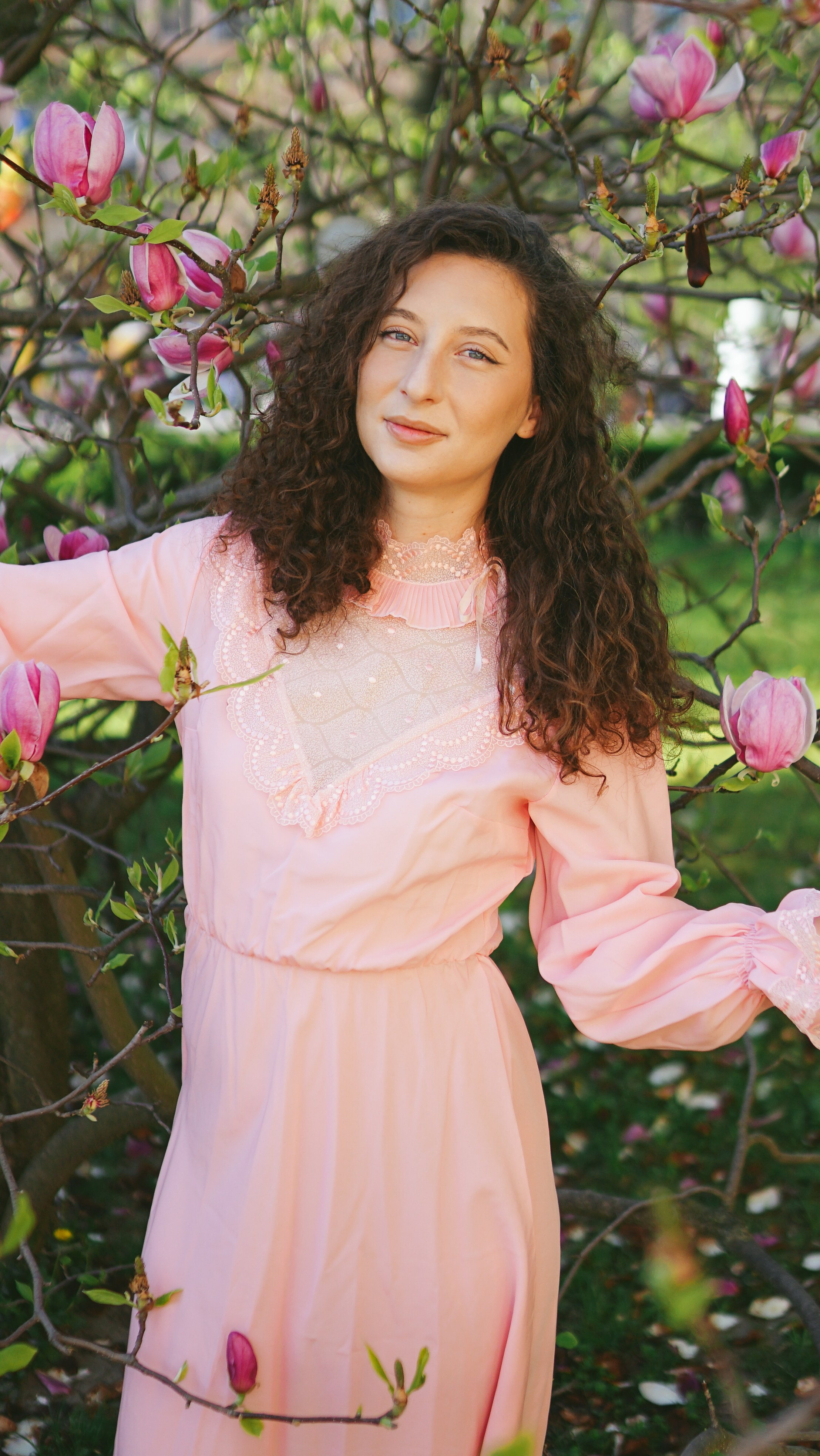 Fotografie de Portret Brașov | Artist Mădălina Beda. Madalina Beda- Artist vizual, fotograf, doula la nastere, consultant babywearing Brasov si in toata tara