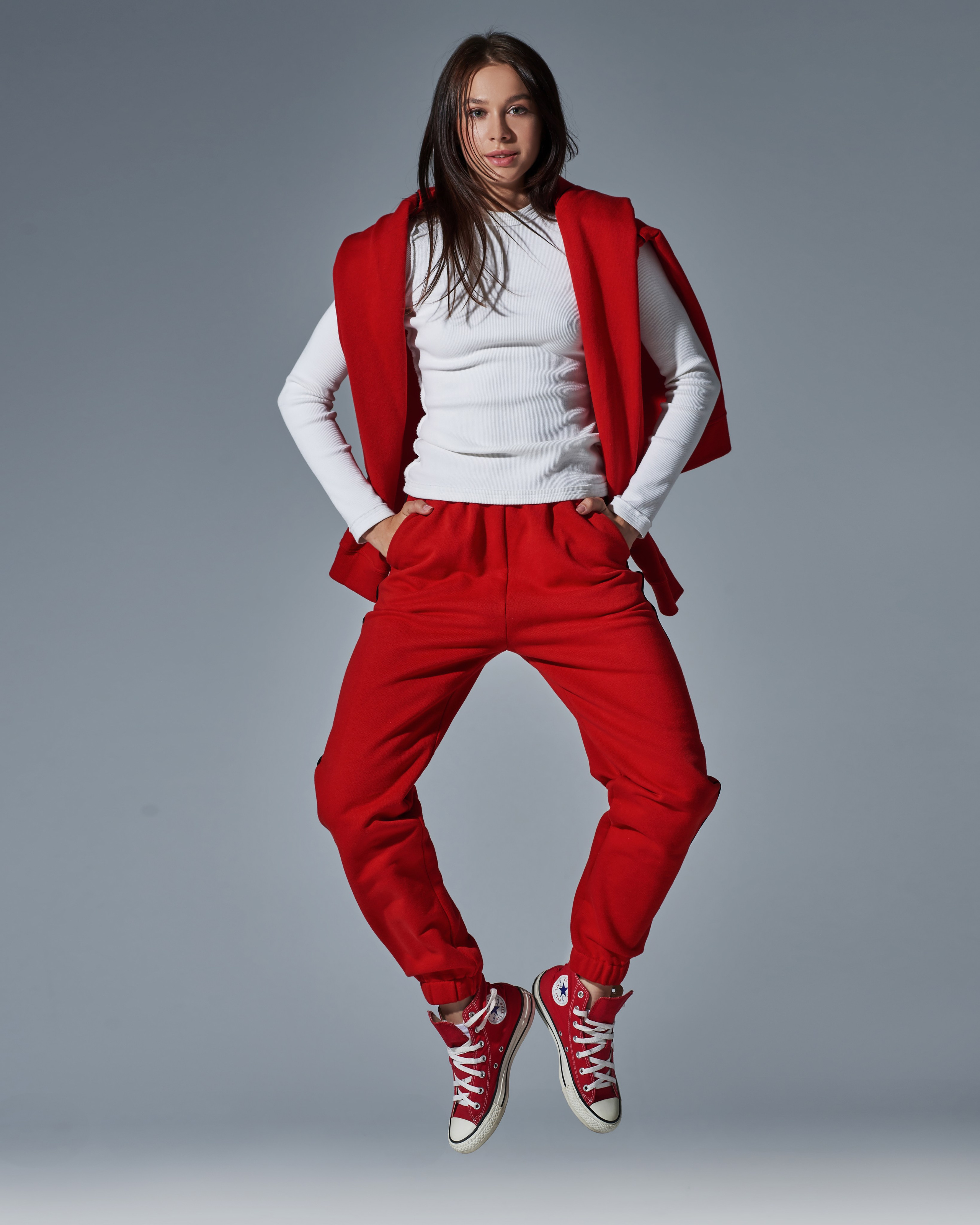 A Trois Epingles. Minimalist brand photographer & videographer | Raw sincerity. Pure Form