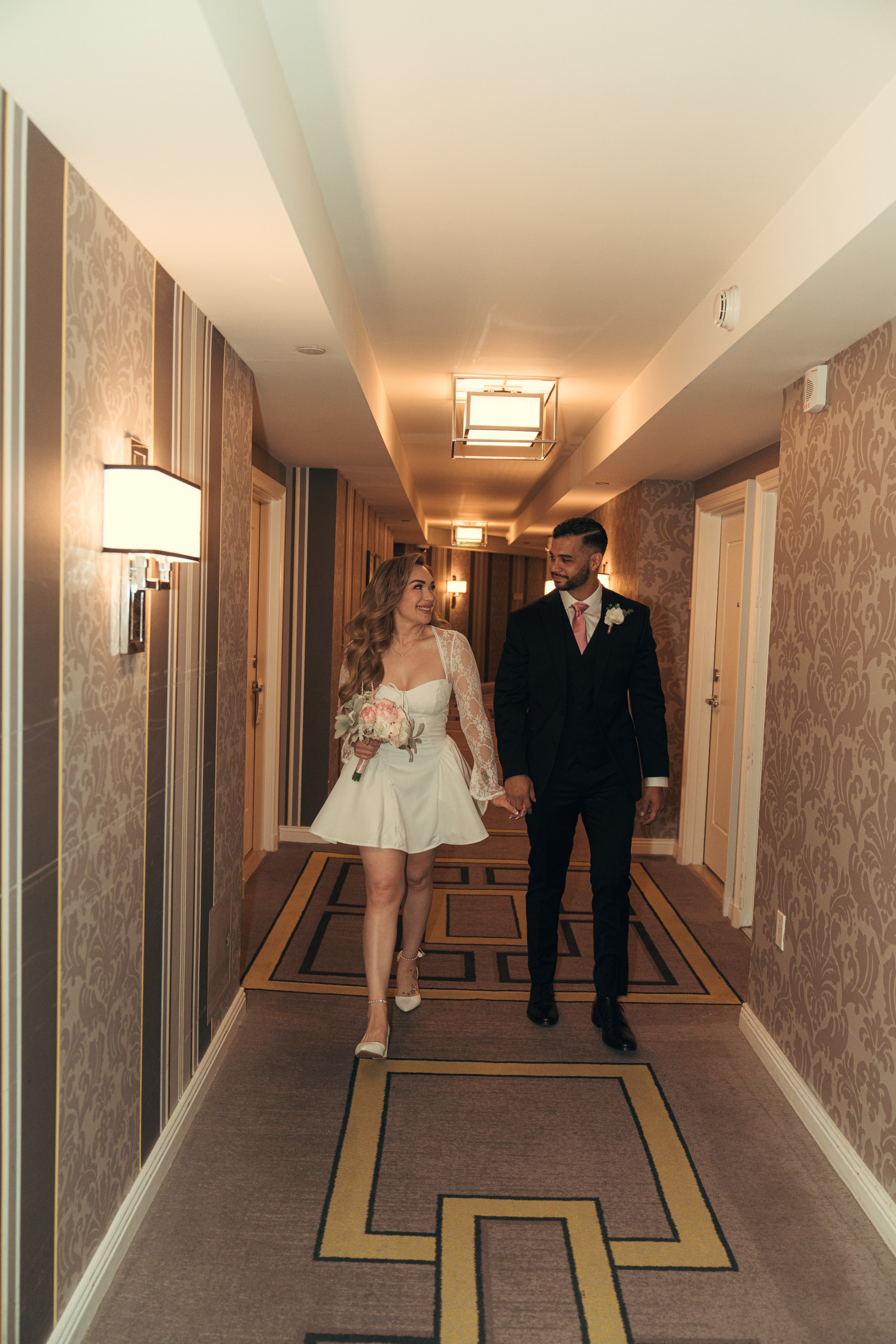 Valentin&Amber. Wedding & elopement photographer Viktoriya Kravtsov. Las Vegas
