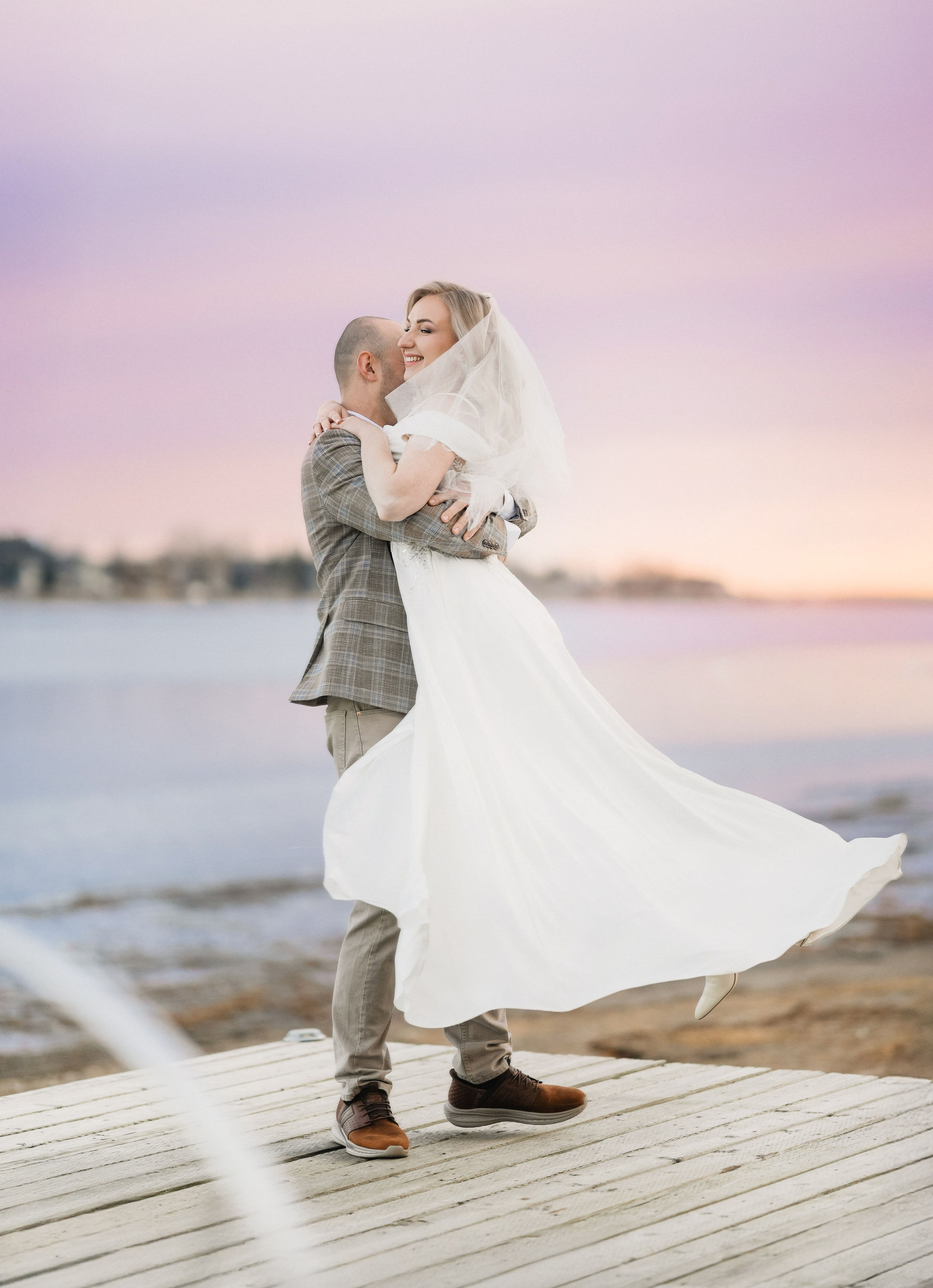 WEDDINGS. Calgary Family and Child & Wedding Photographer