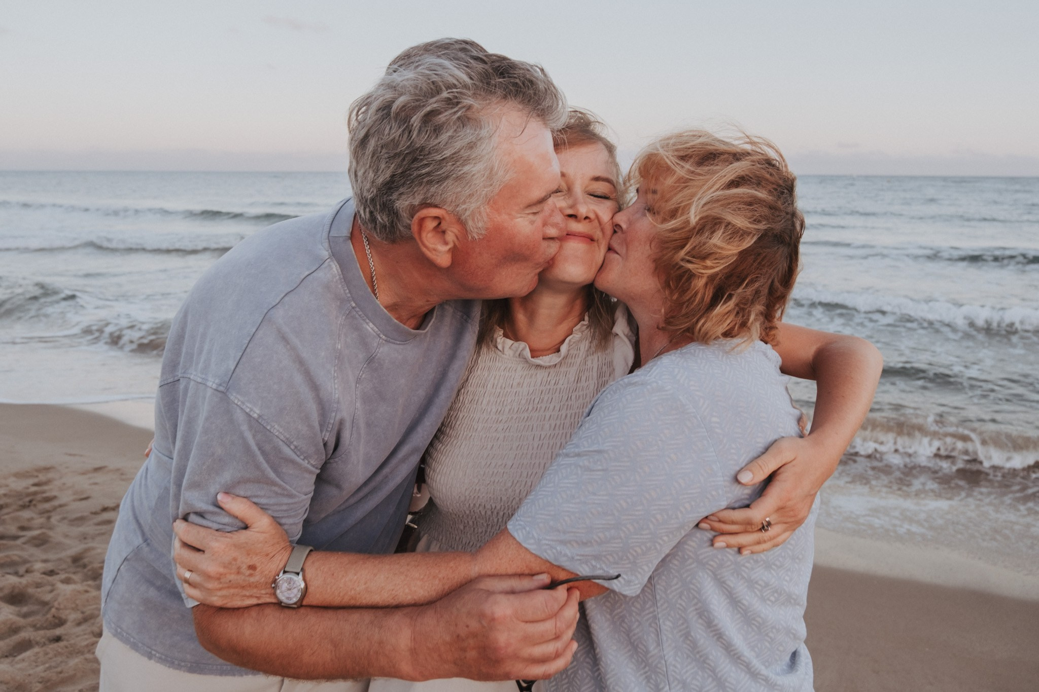 Sesión familiar en la playa. Fotografía profesional en Calafell - Elena Medvedeva