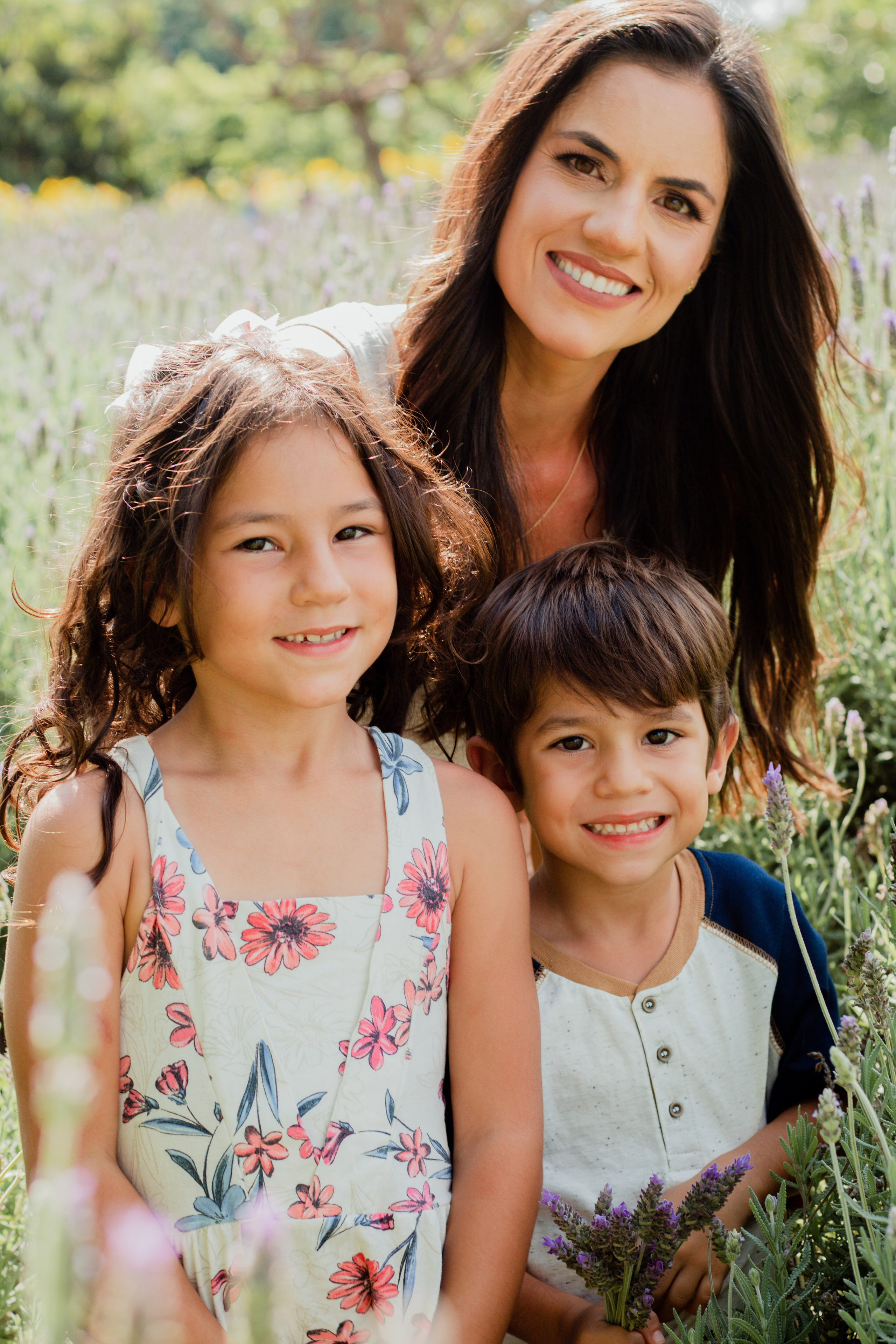 Ensaio de Mãe e Filho no Bloemen Park em Holambra | Joyce Maria Fotografia. Joyce Maria Fotografia | Fotógrafa em Holambra