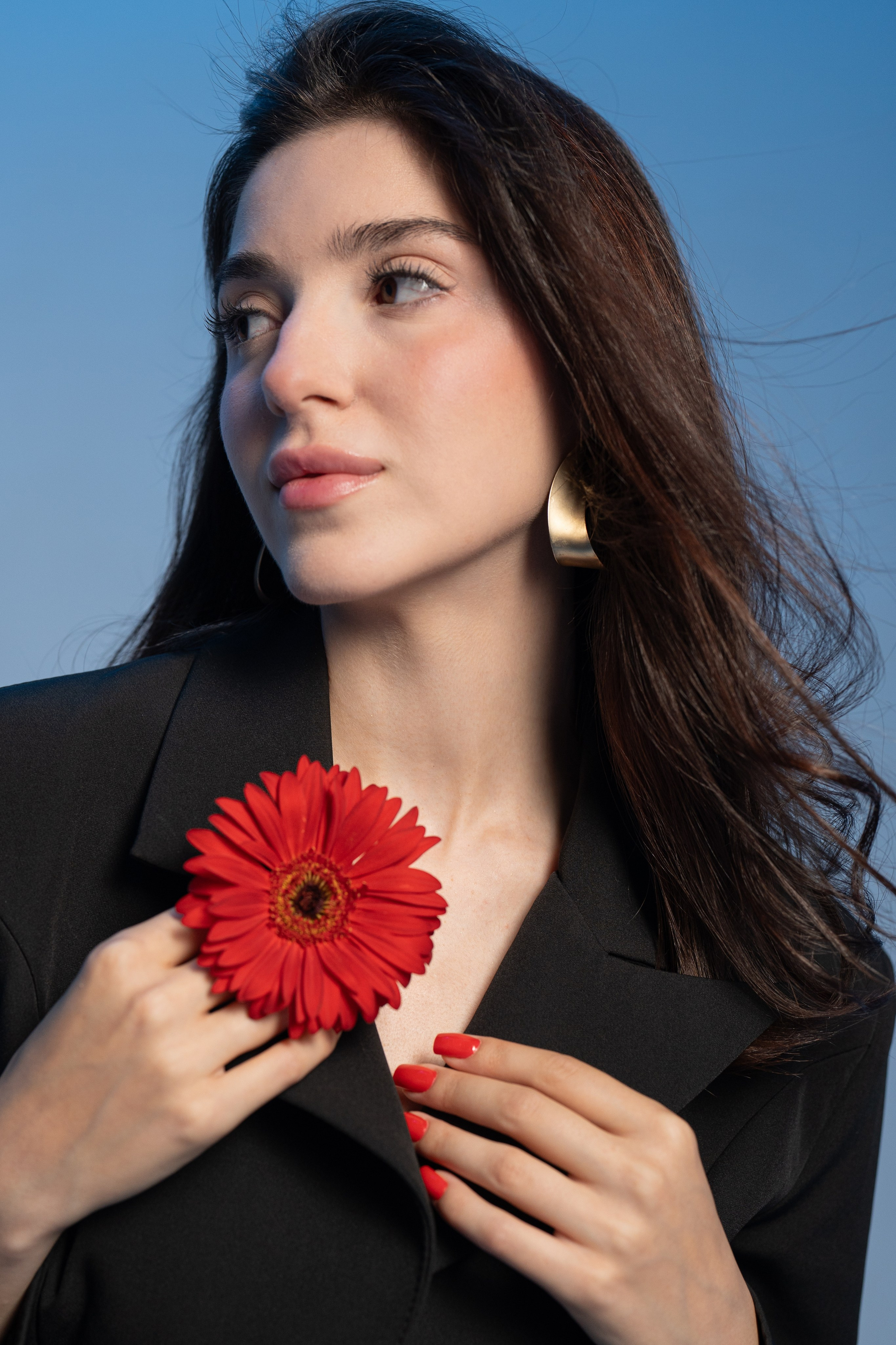 Where Beauty Blooms. Family & fashion photographer in Doha