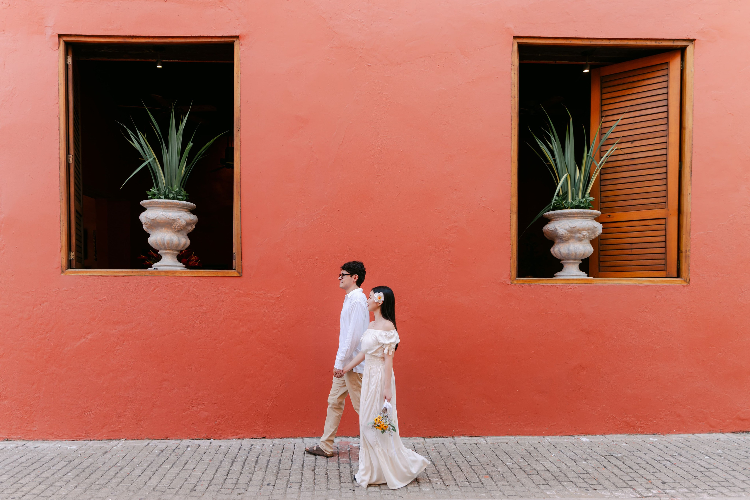 Preboda destino en Cartagena | Sesión romántica Colombia – Japón. Fotógrafos de bodas en Barranquilla, Cartagena y Santa Marta | BanderArt