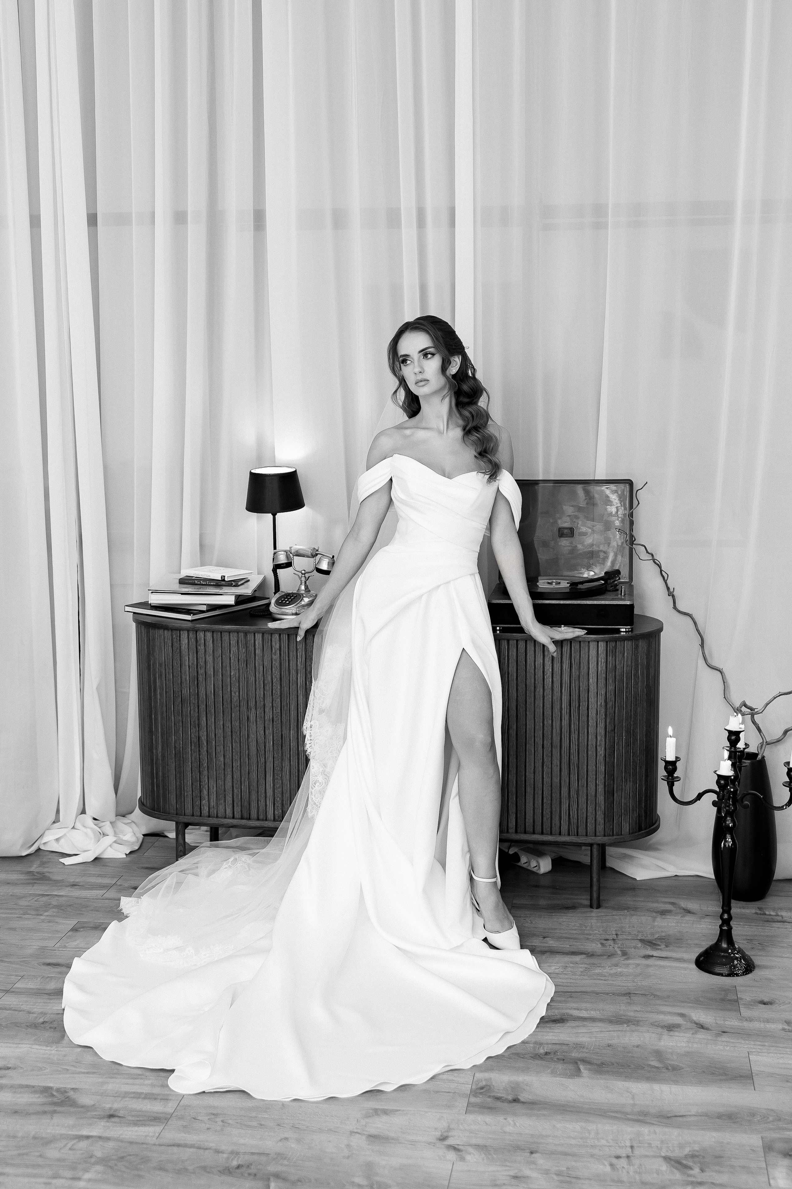 Eugen & Livia — Grand Elysee — Wedding Day. Servicii Foto și Video 067188353