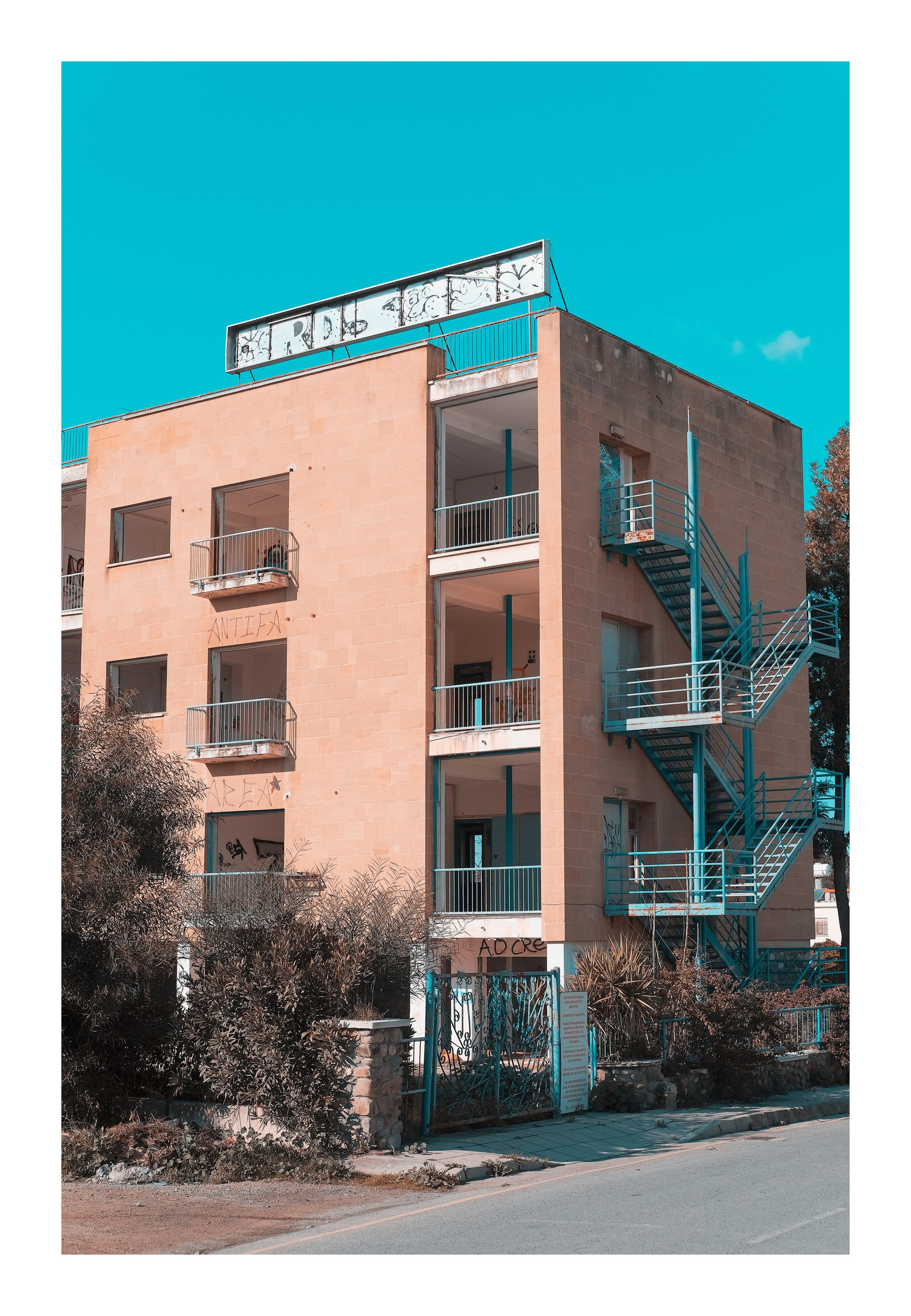 Nicosia Streets — Capturing Cyprus Through My Lens. 中国街头摄影 | The Streets of China Through My Eyes | 深圳