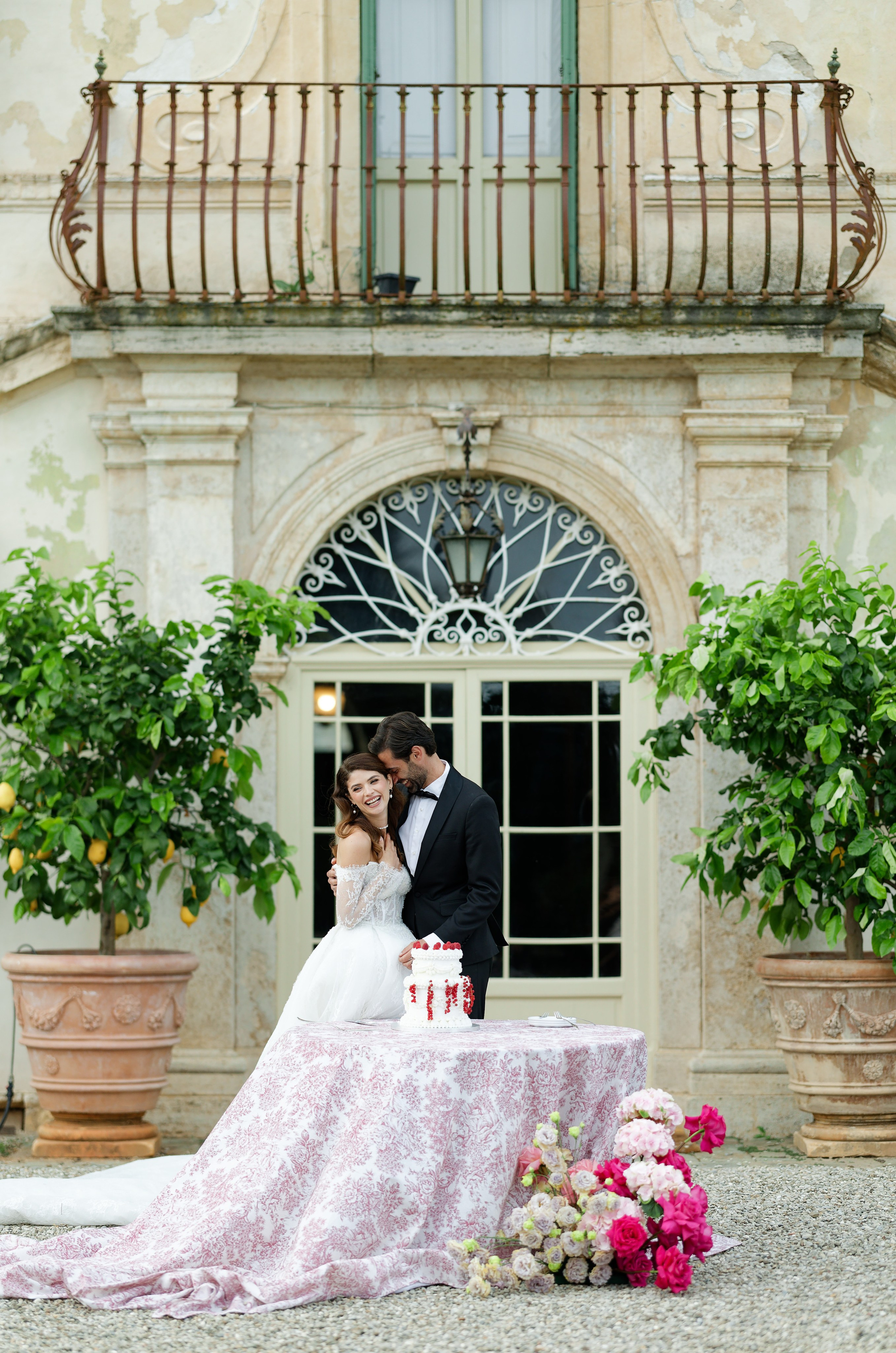 Wedding editorial at Villa di Geggiano, Tuscany, Italy