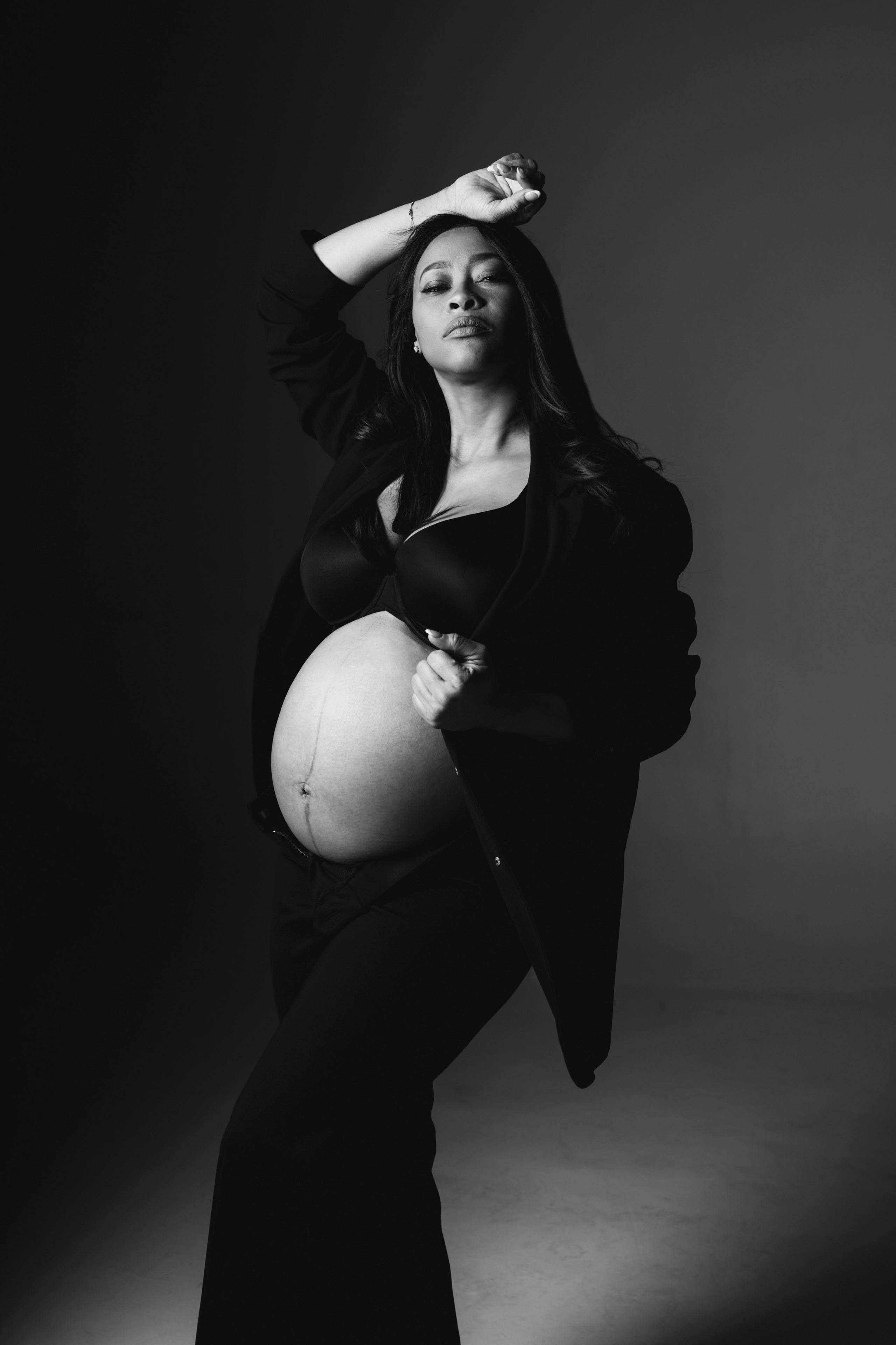 Jacelyne. Modern maternity photographer in Long Island New York