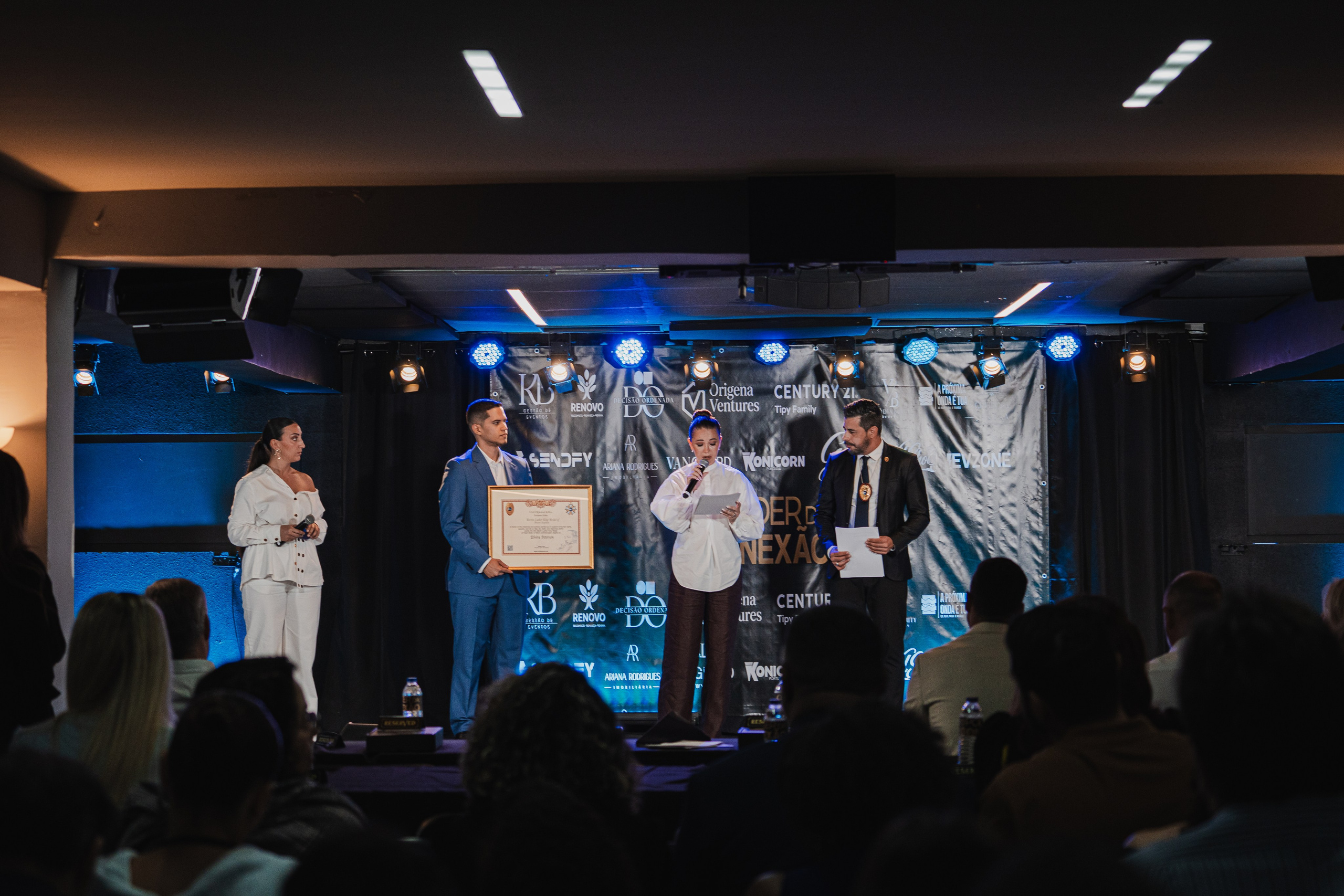 Corporate. Illustra Creative. Onde a criatividade encontra a estratégia
