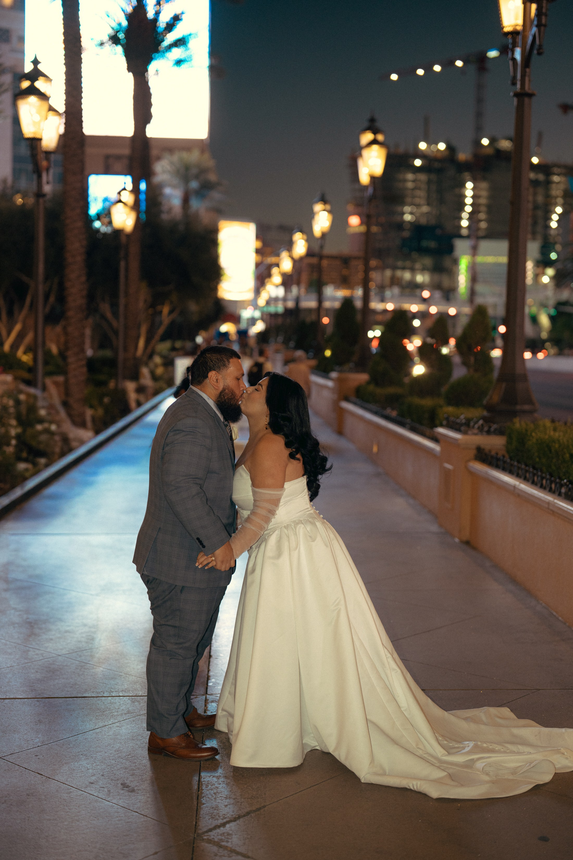 Miriam&Tino. Wedding & elopement photographer Viktoriya Kravtsov. Las Vegas