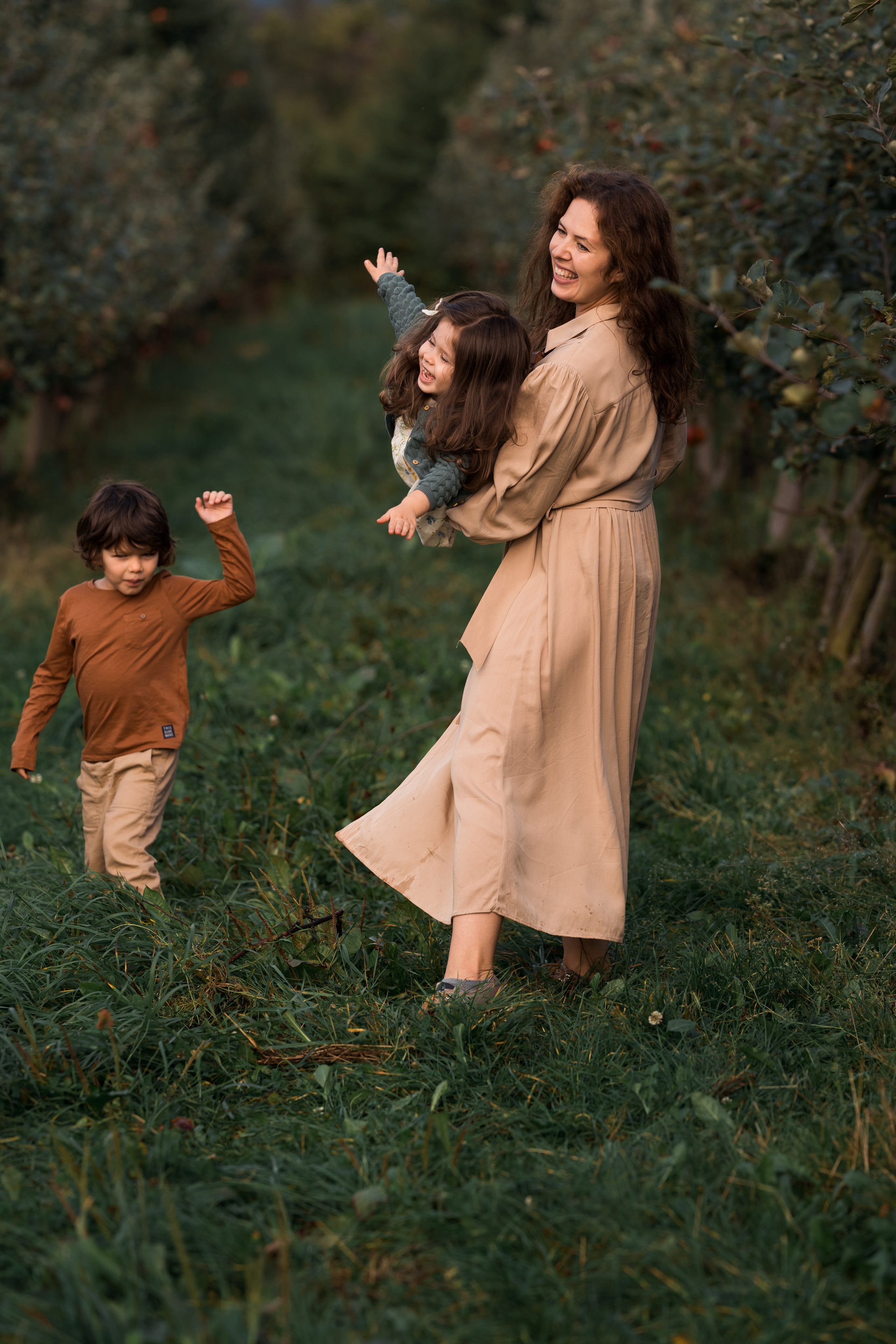 Apfel Garten. Familien, Lifestyle und Portrait Fotografin in Trier, Luxembourg