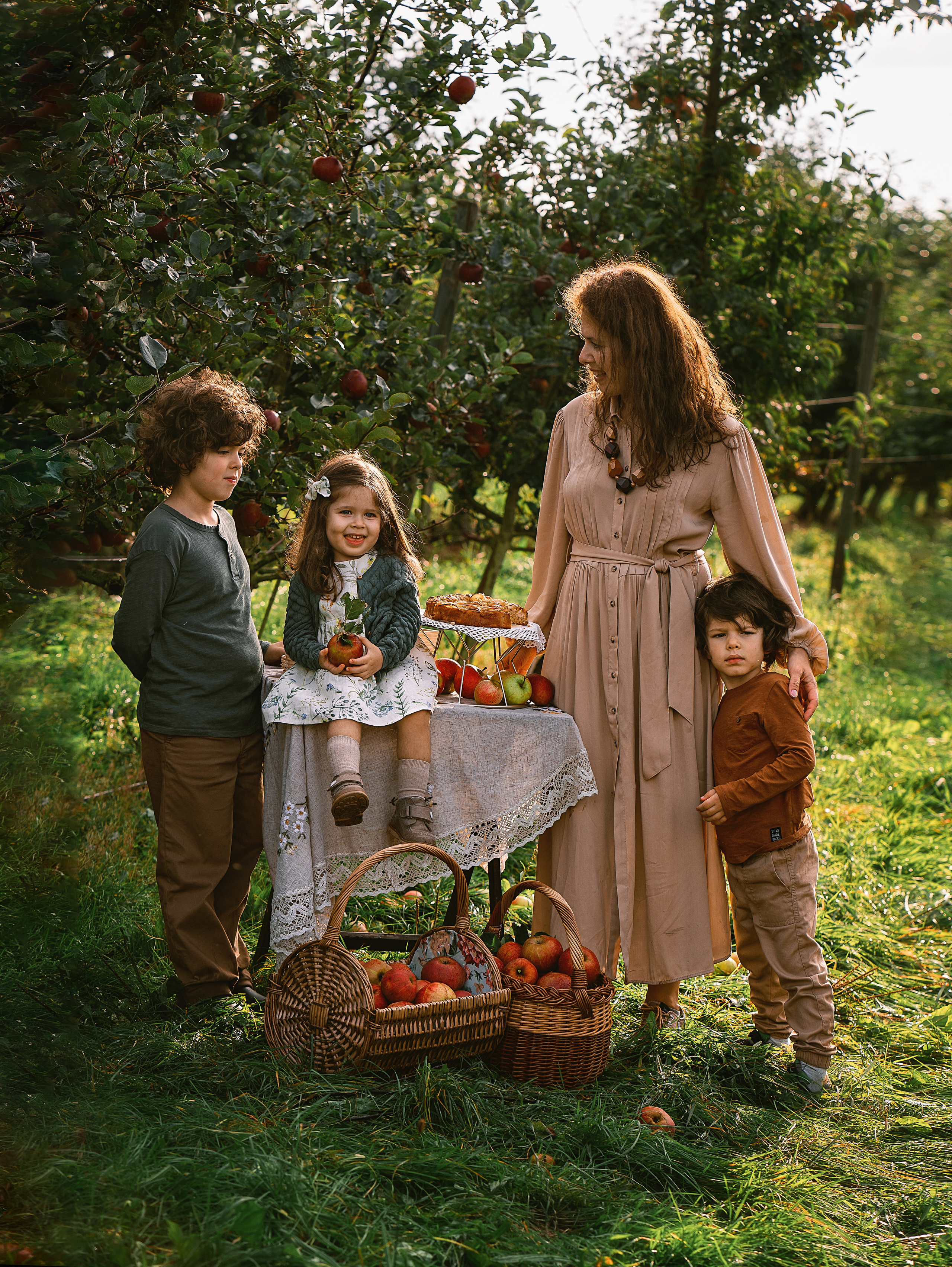 Apfel Garten. Familien, Lifestyle und Portrait Fotografin in Trier, Luxembourg