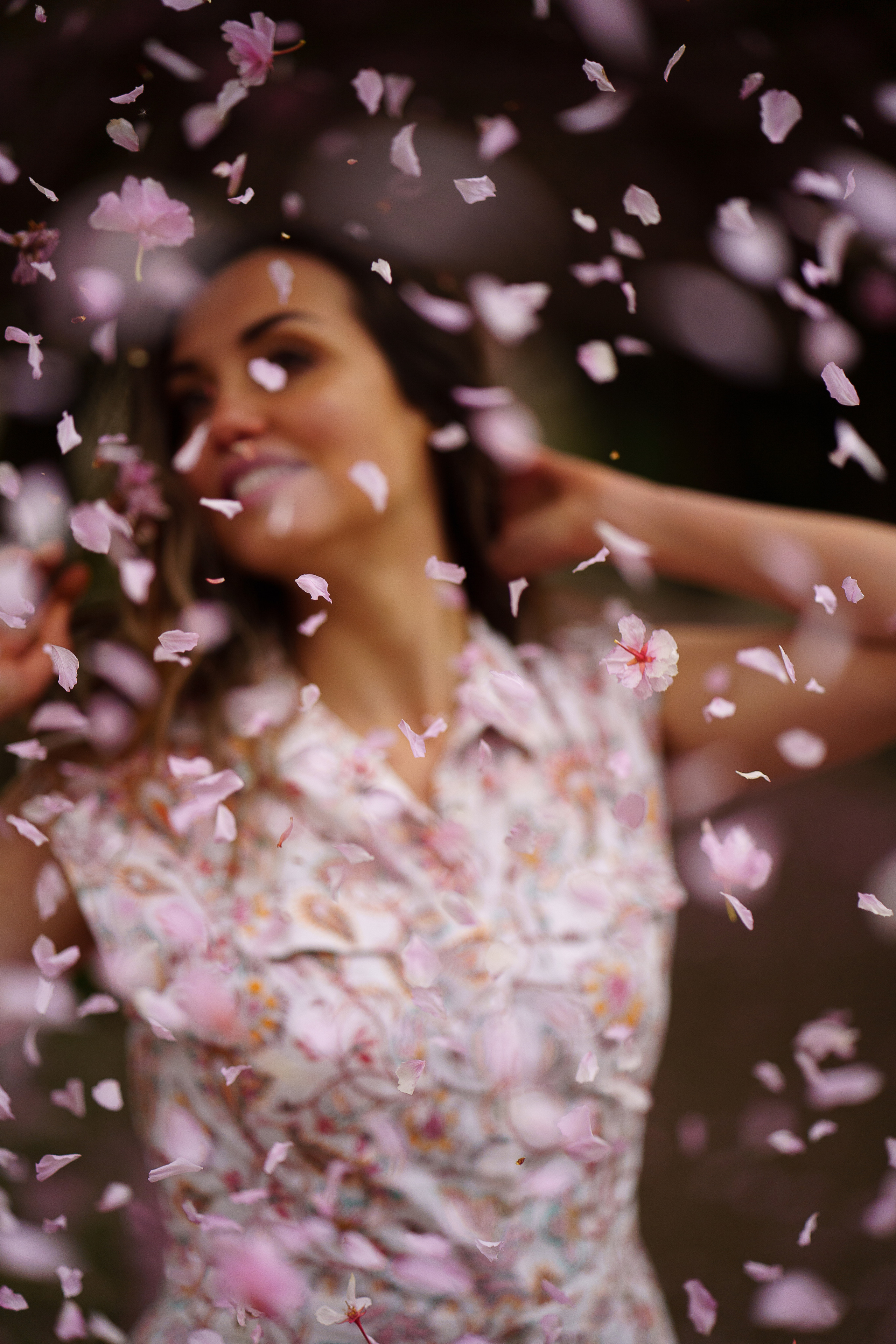 Ольга в цветущей сакуре. Семейный, детский и женский фотограф в Германии, Трире