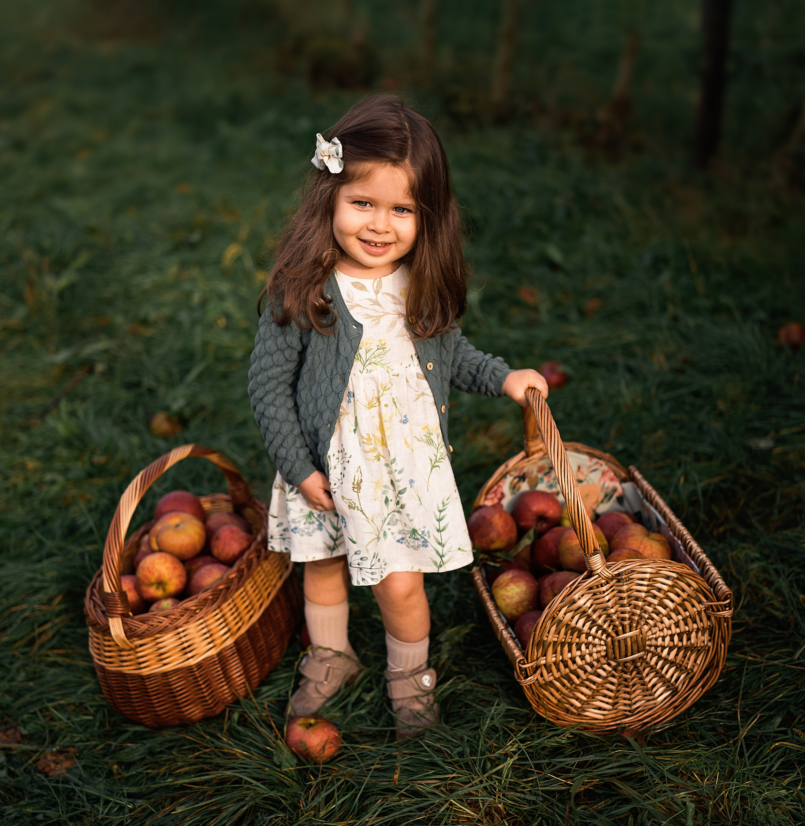 Apfel Garten. Familien, Lifestyle und Portrait Fotografin in Trier, Luxembourg
